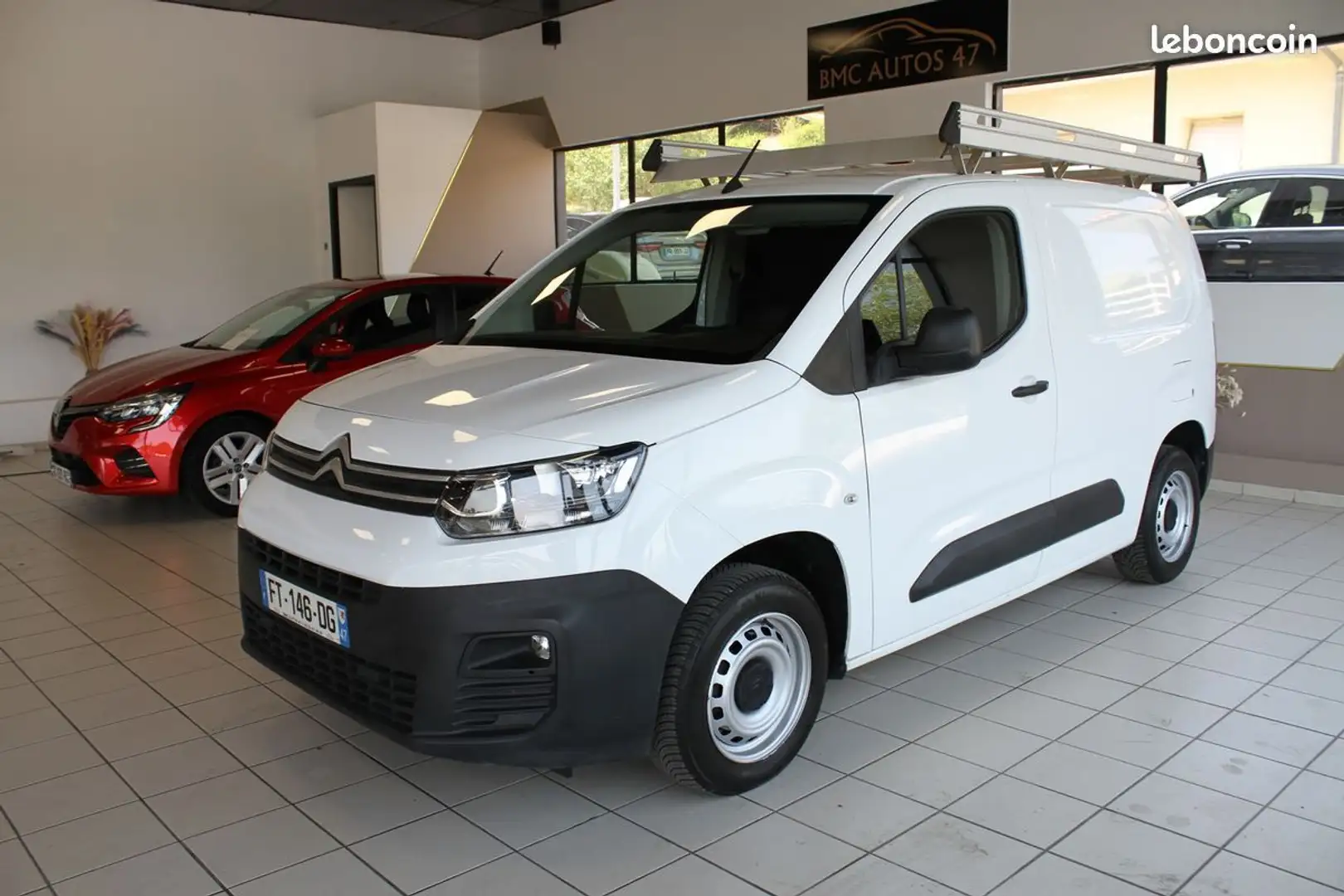 Citroen Berlingo M BlueHDI 100 ch Club 1er Main Galerie Alu Habillage Bois 10750 HT Blanc - 1