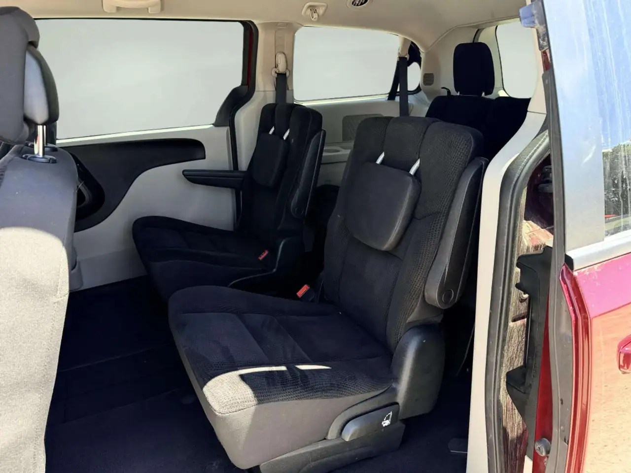Dodge Grand Caravan photo Dodge Grand Caravan