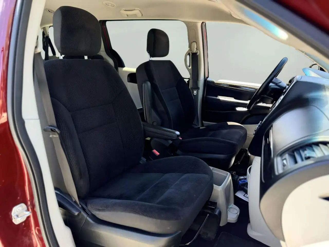 Dodge Grand Caravan photo Dodge Grand Caravan