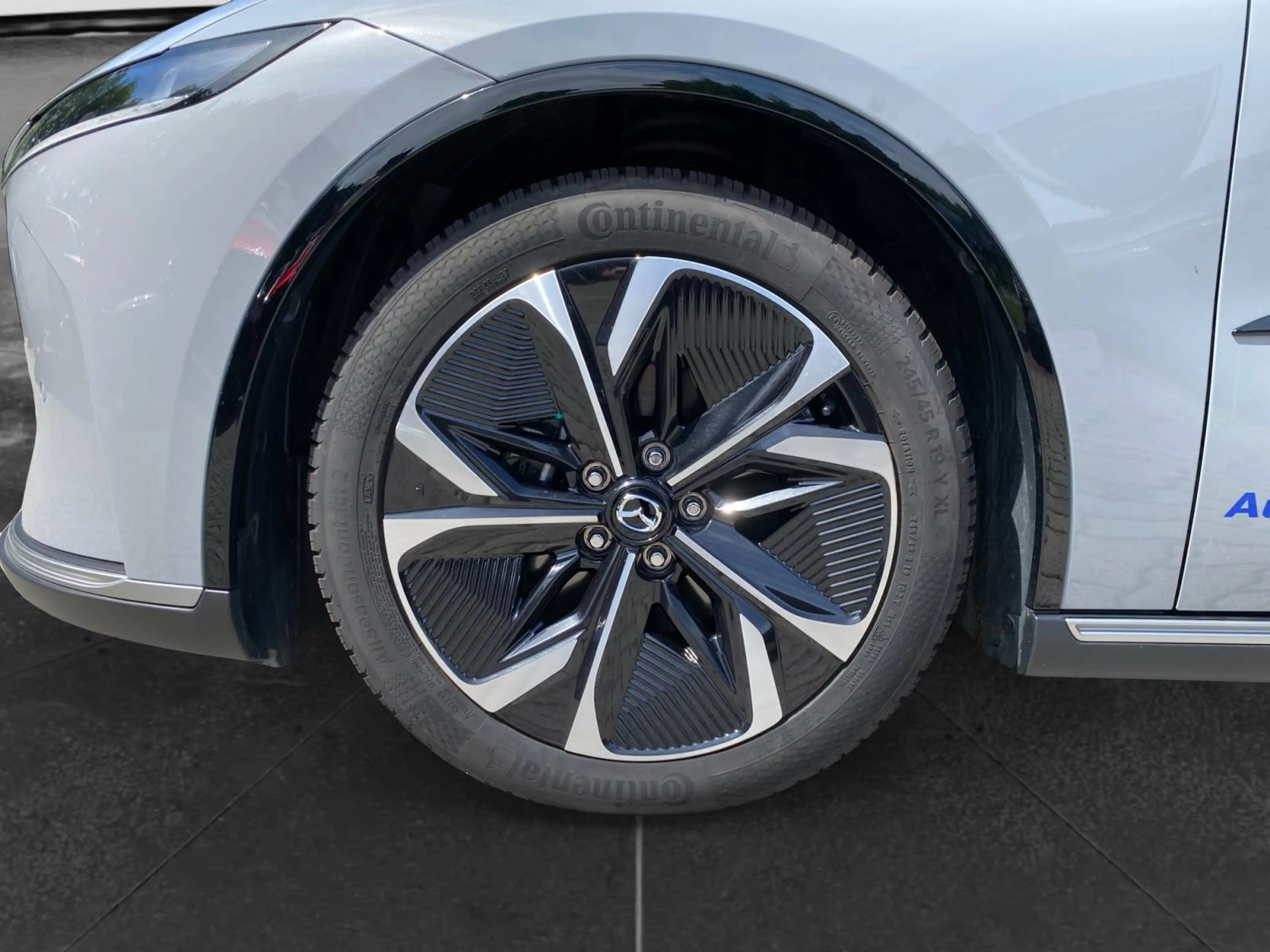 Mazda 6e EV Long Range Takumi AHK Ganzjahresreifen — photo 12