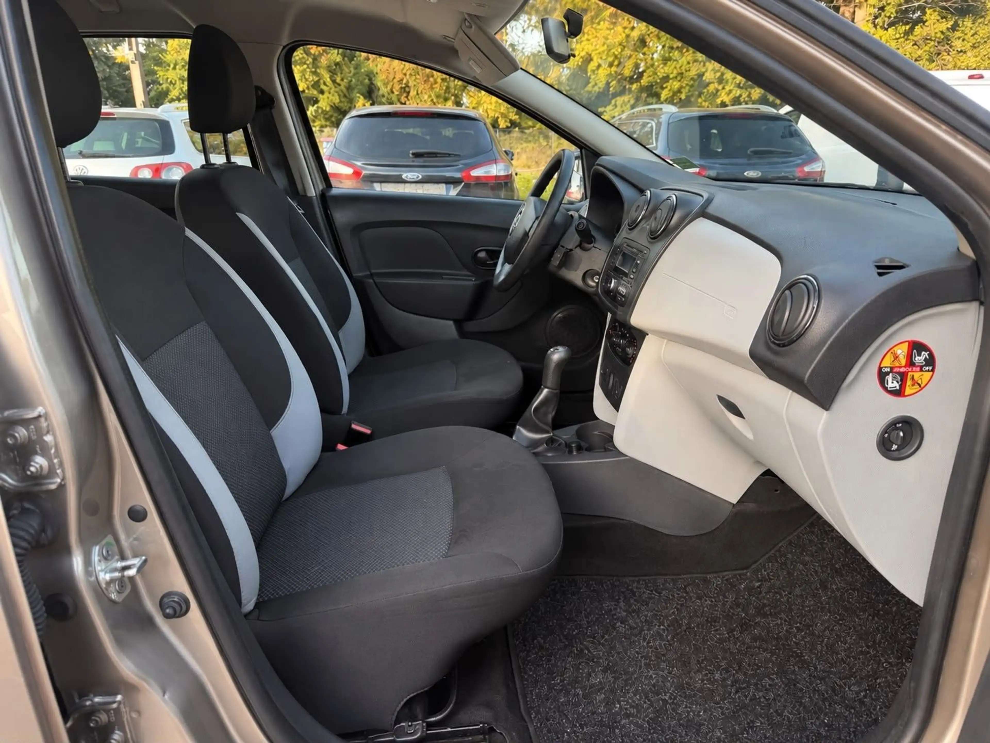 Dacia Logan MCV II Kombi Ambiance*KLIMA*AHK*TUV NEU* — photo 11