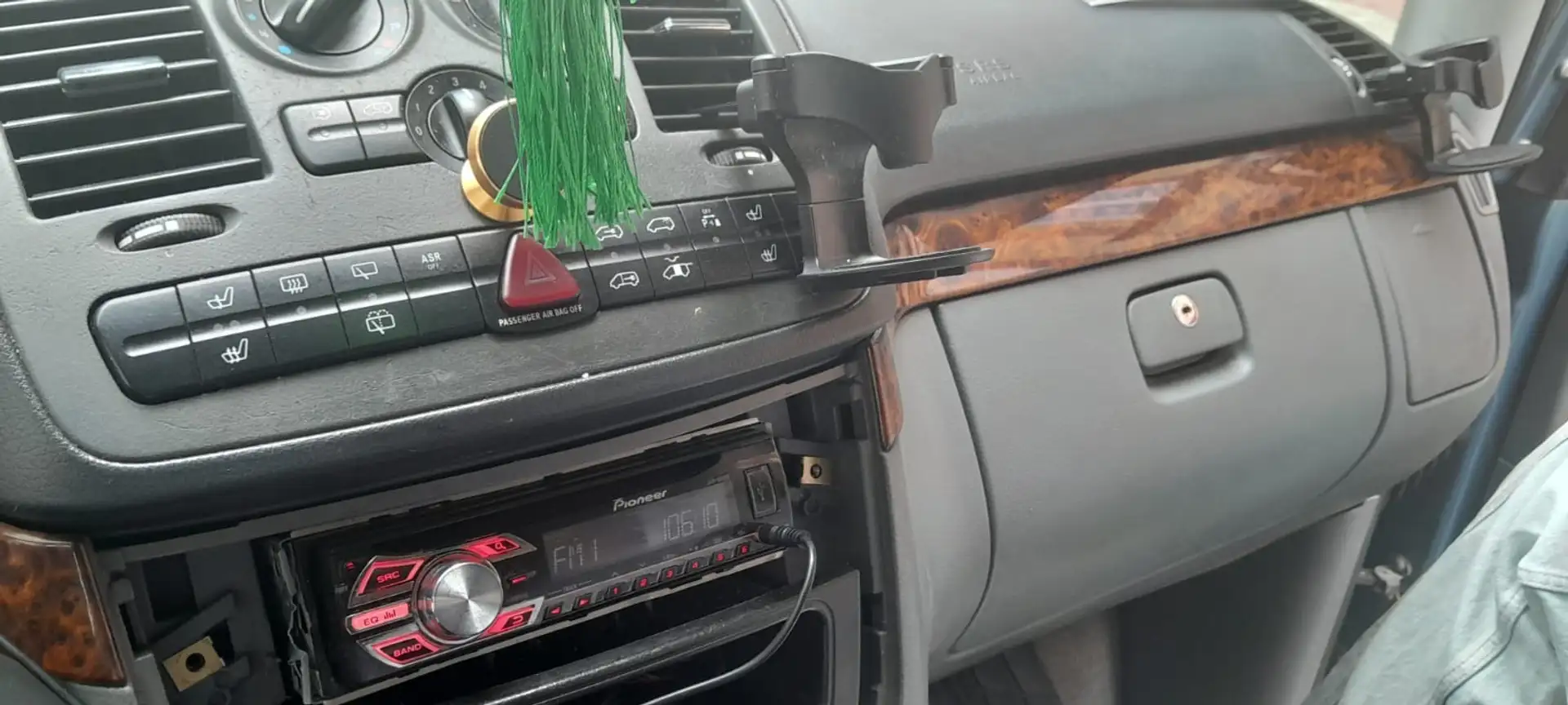 Mercedes-Benz Viano - 1