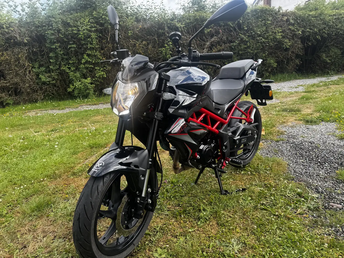 Benelli BN 125 Glossy Black Negru - 2