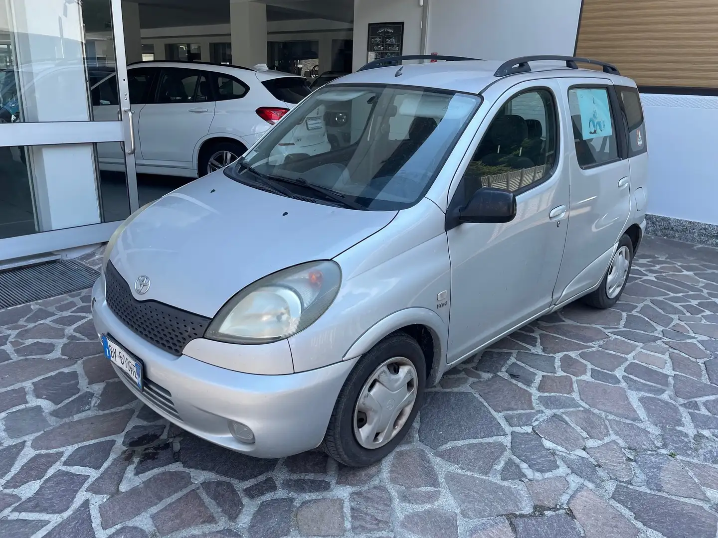 Toyota Yaris Yaris Verso Verso 1.3 UNICO PROPRIETARIO Argento - 1