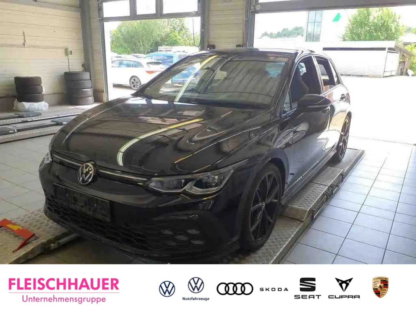 Volkswagen Golf GTI VIII 2.0 TSI DSG HUD StandHZG Pano Navi Leder Digi Schwarz - 1