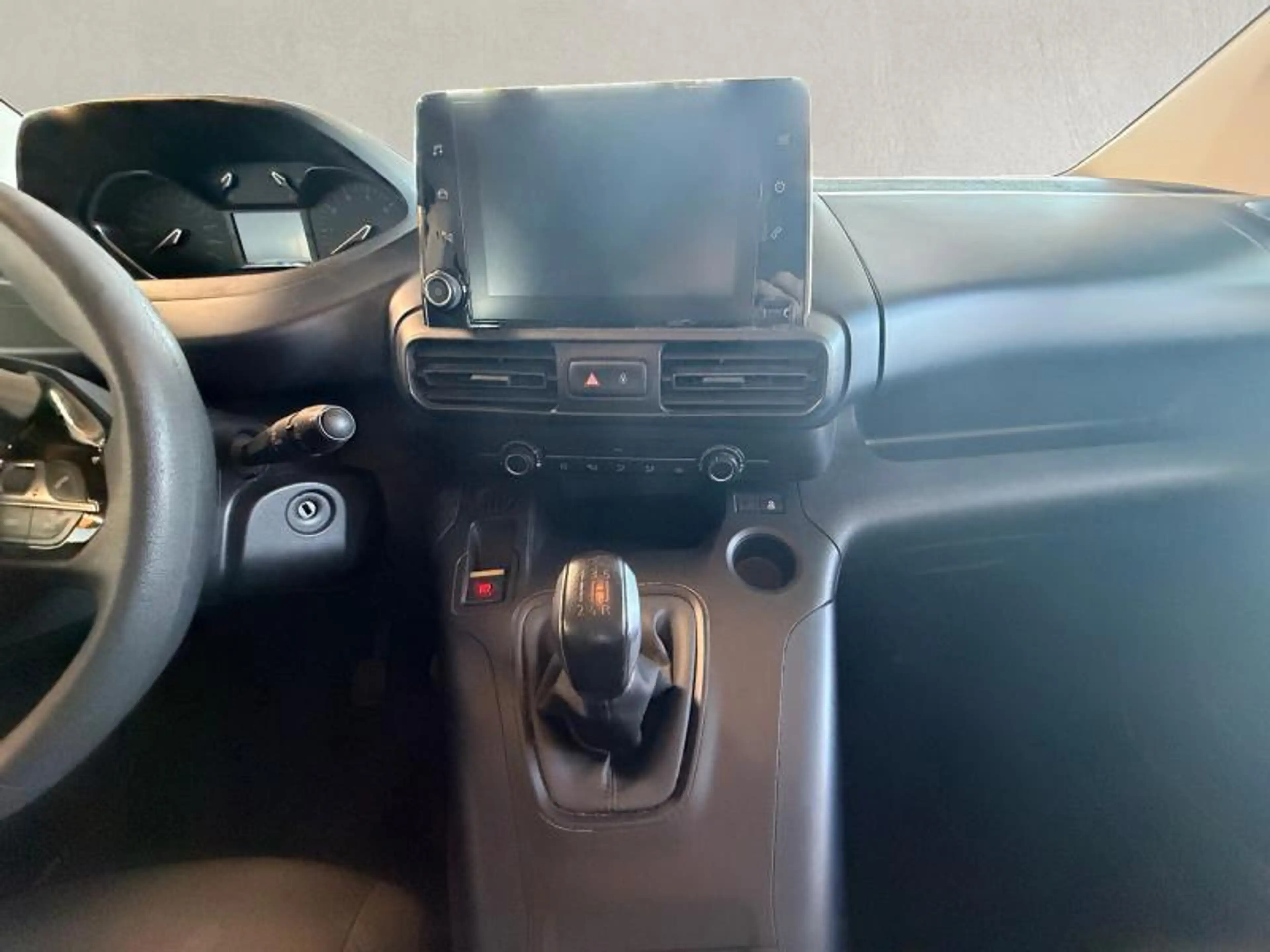 Peugeot Rifter Allure — photo 11