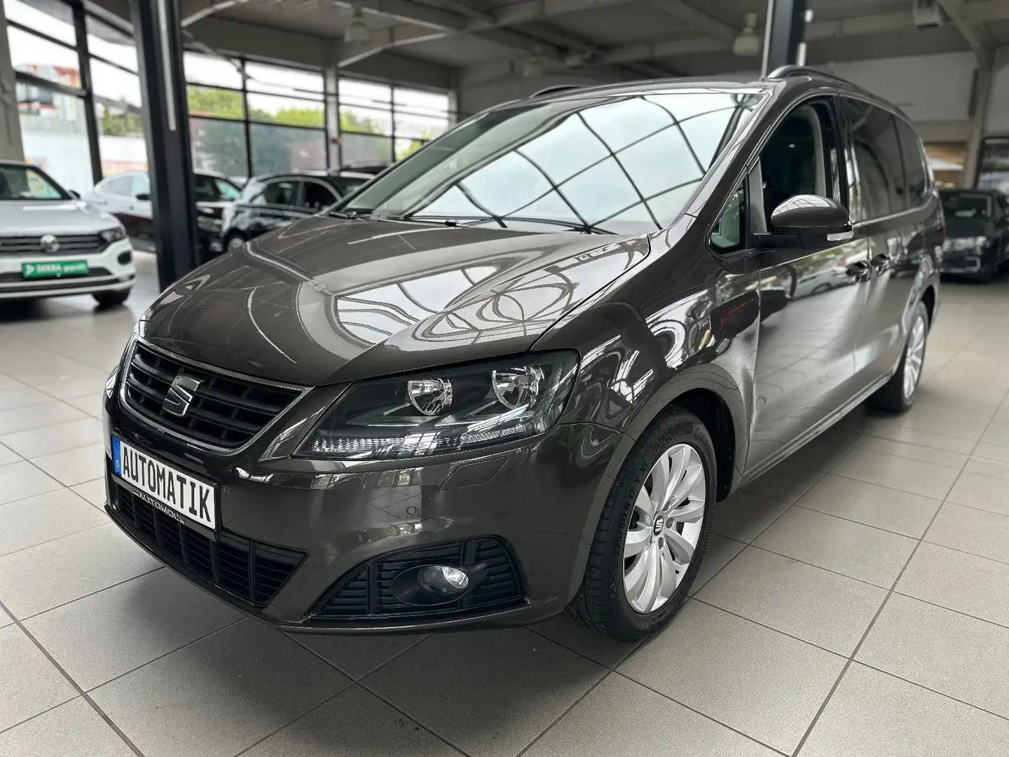 SEAT Alhambra Style Autom. PDC SHZ AHK 7-Sitzer Brown - 1