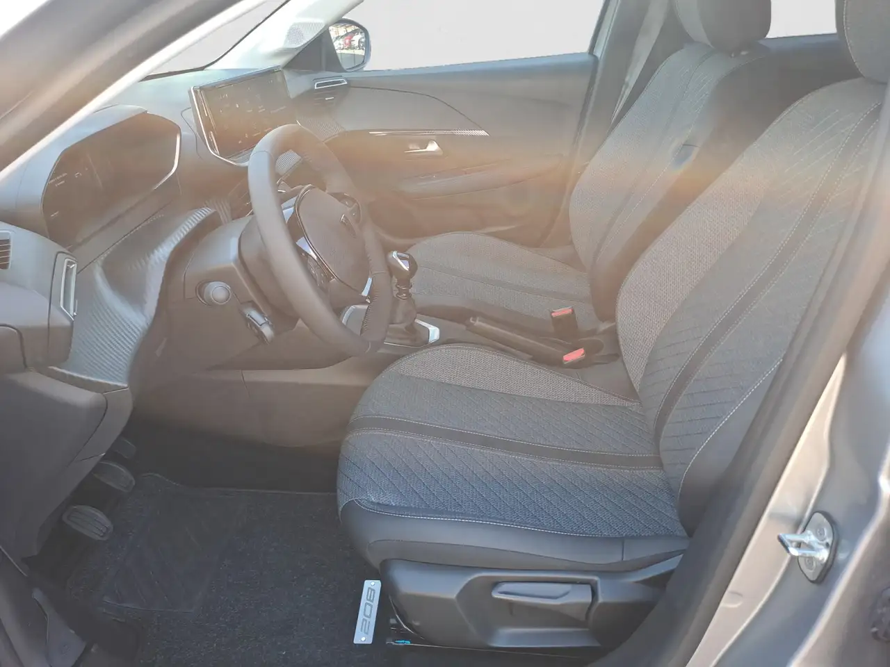 Peugeot 208 PureTech 100 Stop&Start 5 porte Allure, миниатюра 10