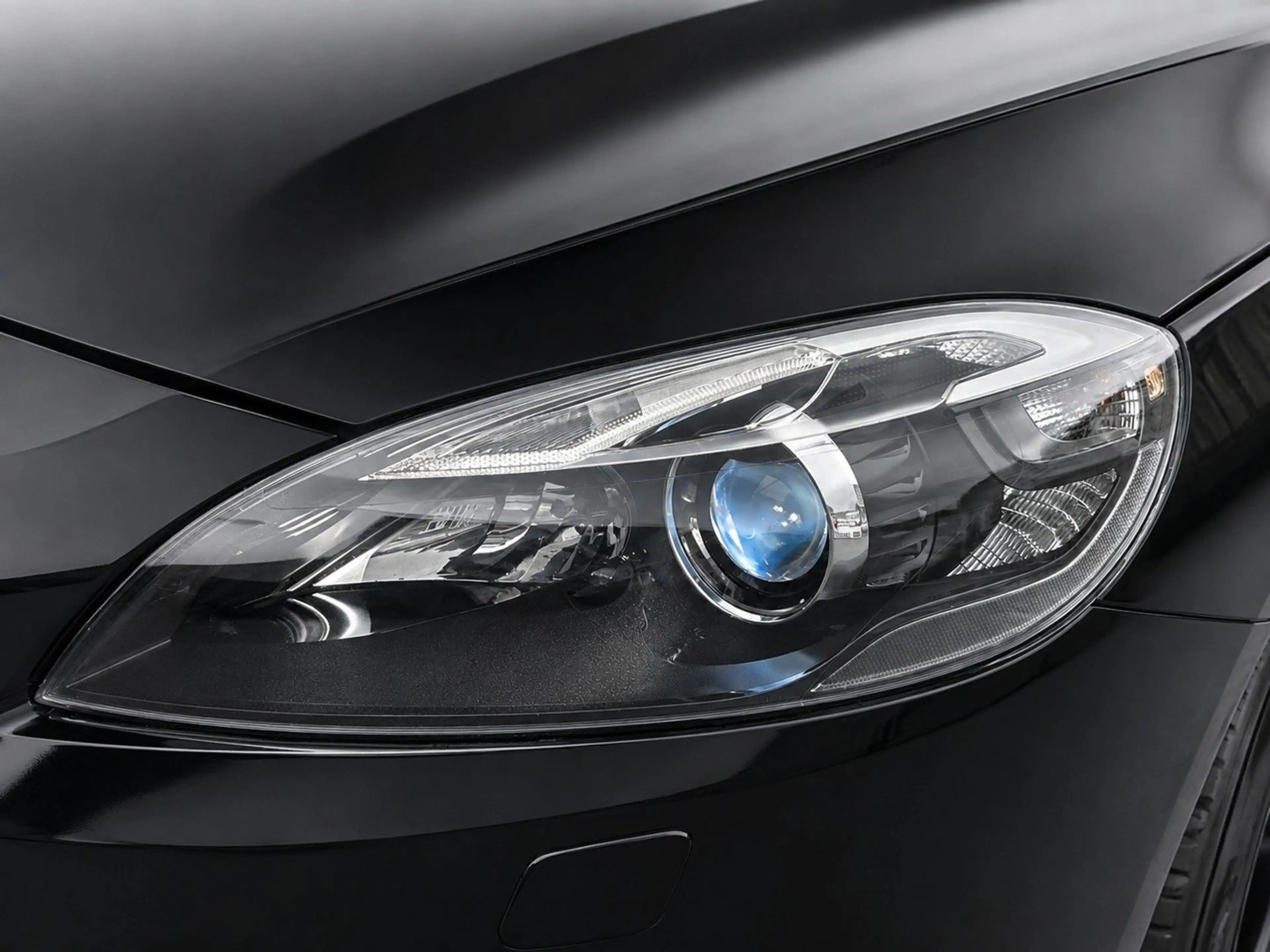 Volvo V40 You/ZahnriemenNeu/TÜVNeu/Scheckheft/Tempomat — photo 10