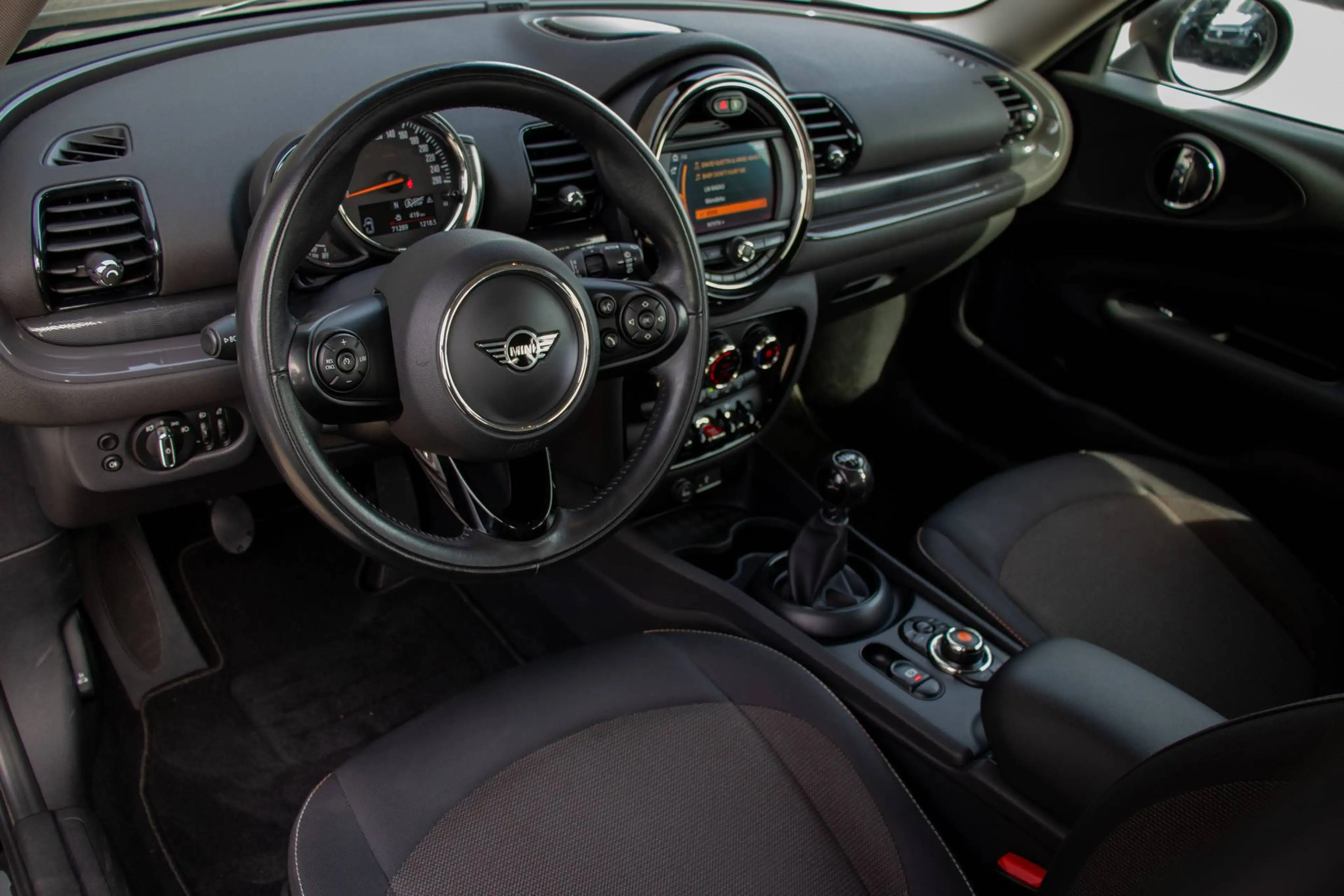 MINI One Clubman 1.5i / HISTORIEK / SPOTIFY / AIRCO / CRUISECONTROL / PARKEERSENSOREN / ISOFIX ! — photo 14