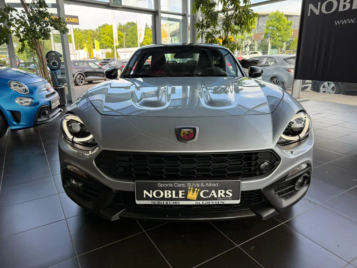 Abarth 124 Spider GT HARDTOP LED LEDER Stříbrná - 2