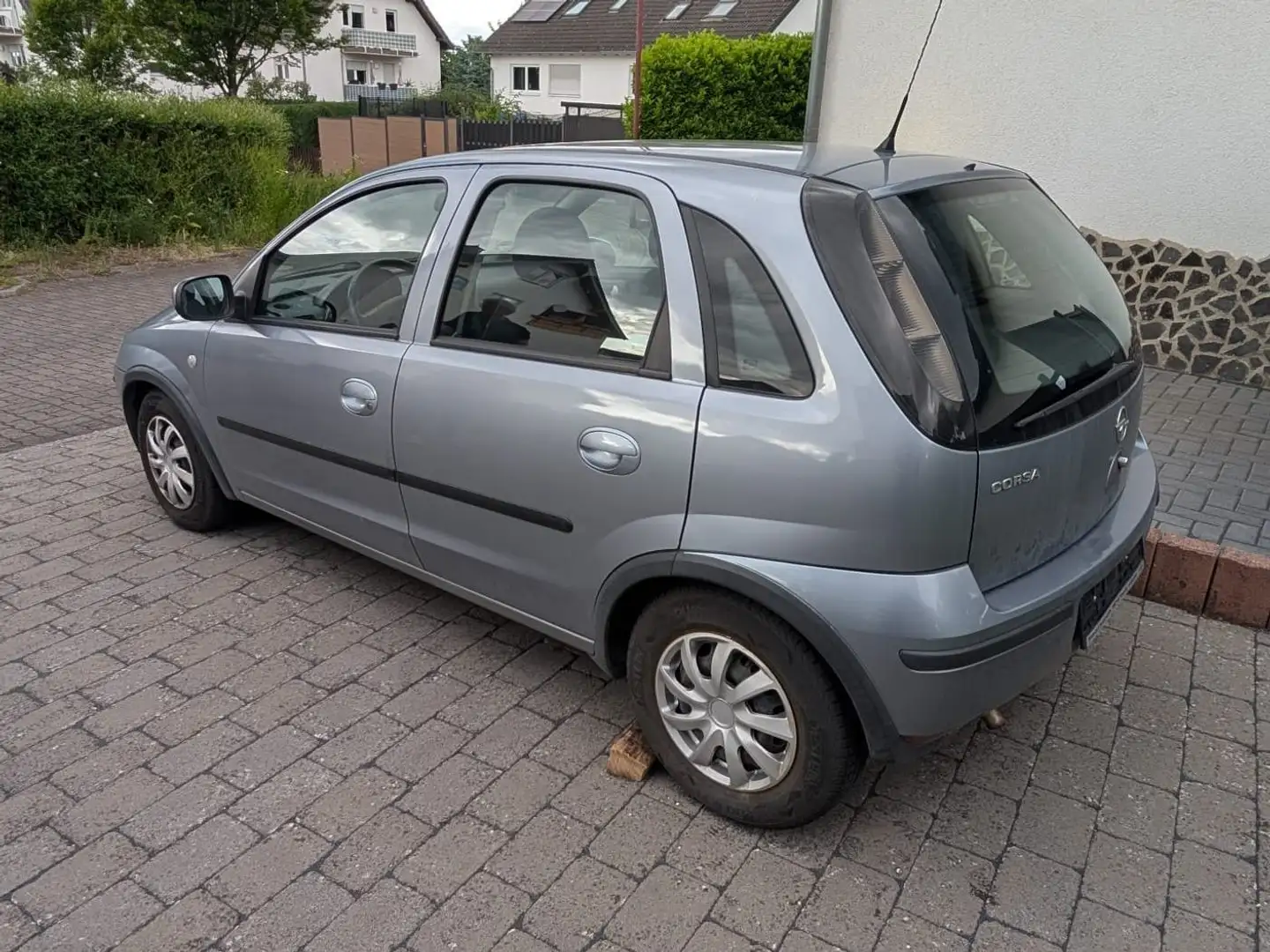 Opel Corsa Corsa 1.0 12V siva - 2