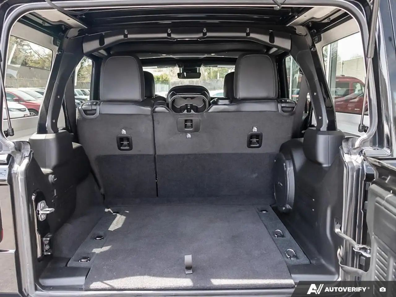 Jeep Wrangler снимка Jeep Wrangler