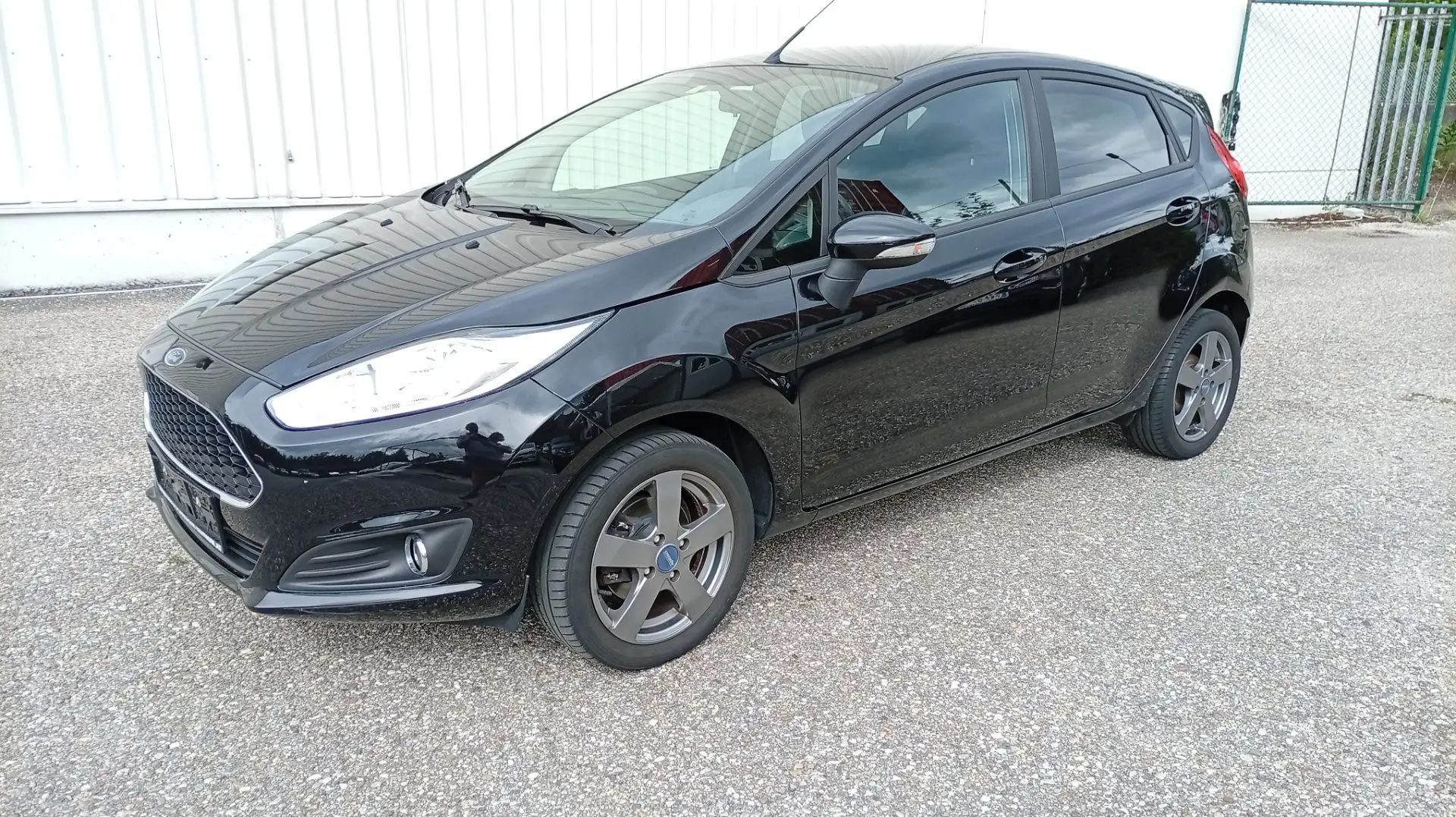 Ford Fiesta 1,0 Trend Start/Stop Schwarz - 1