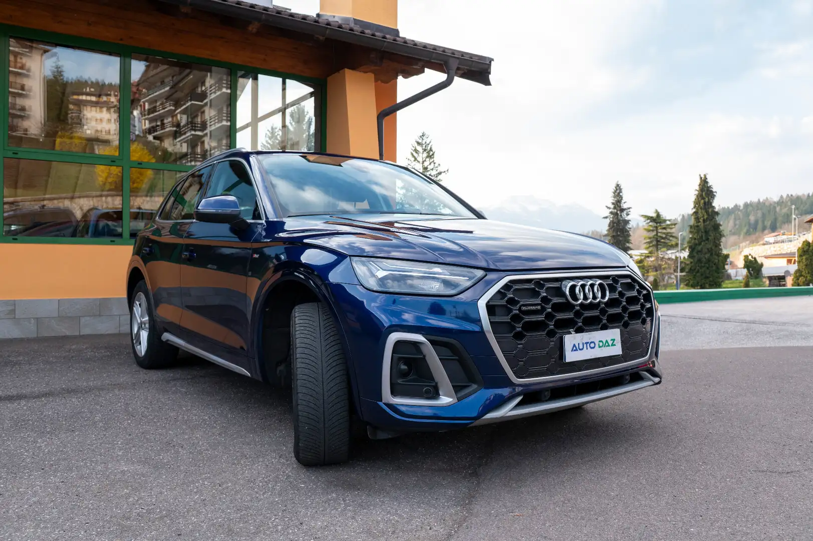 Audi Q5 40 TDI 204 CV quattro S tronic S line Blu/Azzurro - 2