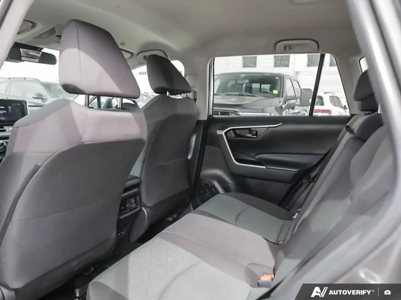 Toyota RAV 4 снимка Toyota RAV 4