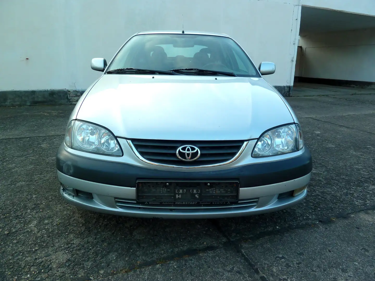 Toyota Avensis Limousine 1.8i 129 PS Klimaaut 4x eFH 2. Hd Argent - 2