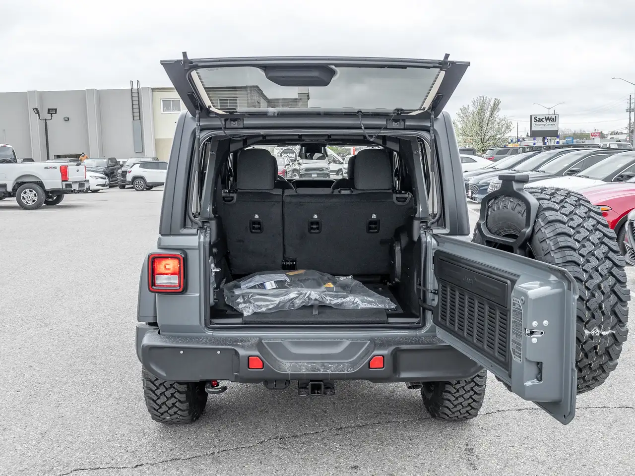 Jeep Wrangler снимка Jeep Wrangler