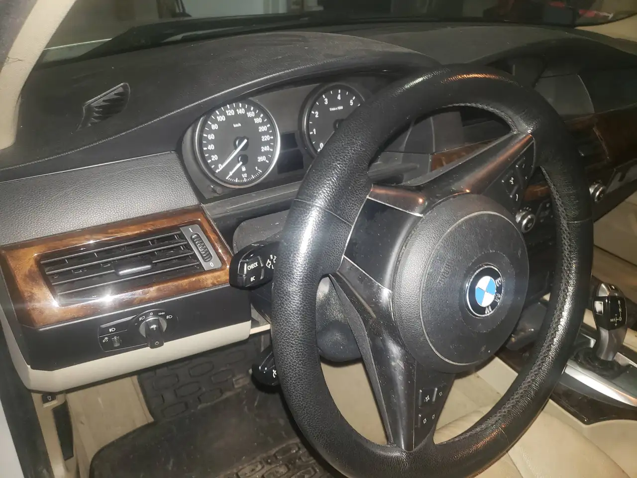 BMW 5 Series снимка BMW 5 Series