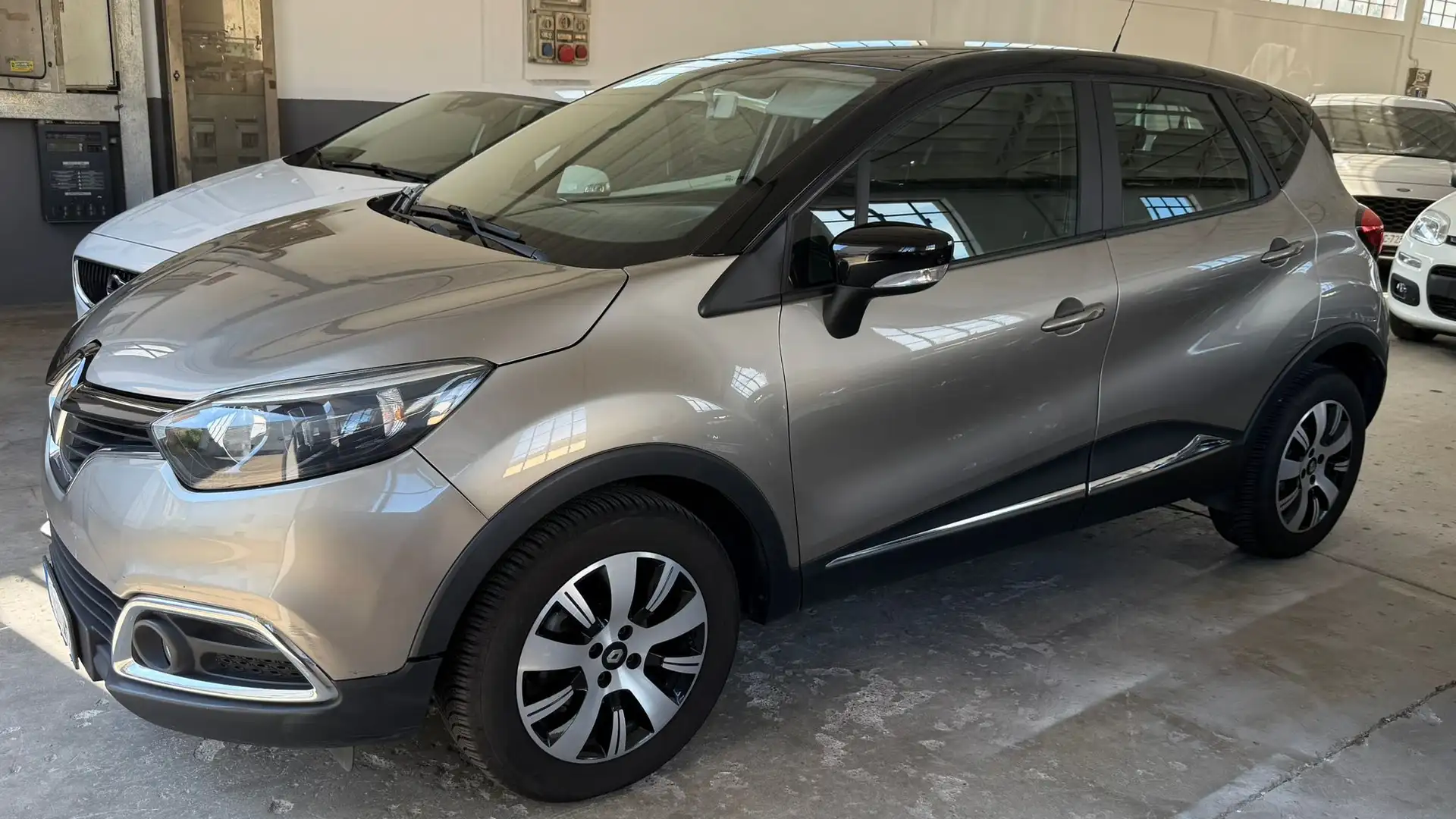 Renault Captur 1.5 dci Zen (live) 90cv E6 UNIPRO TAGLIANDI Bronzo - 2