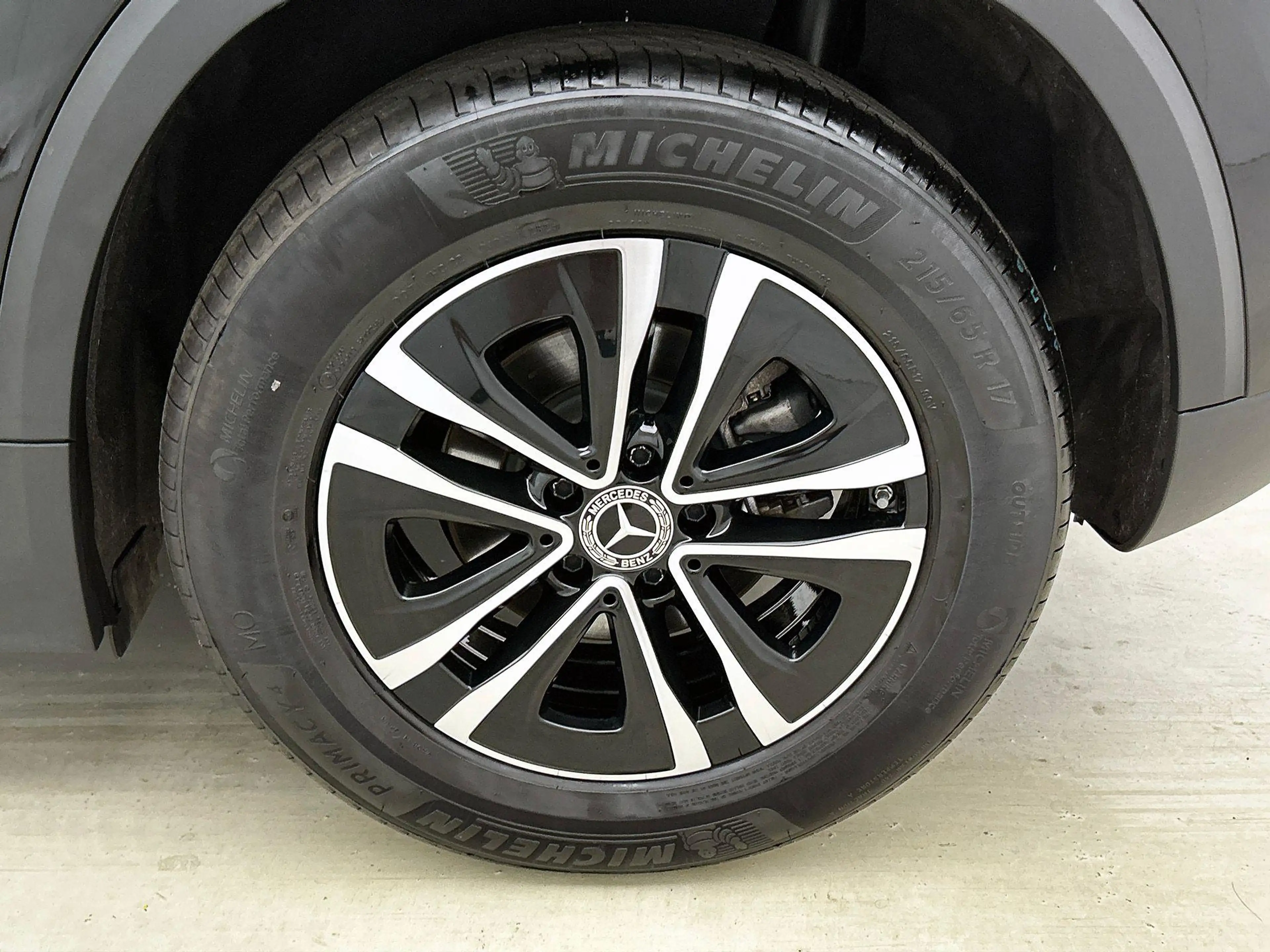 Mercedes-Benz GLA 180 GLA Essential Line — photo 4