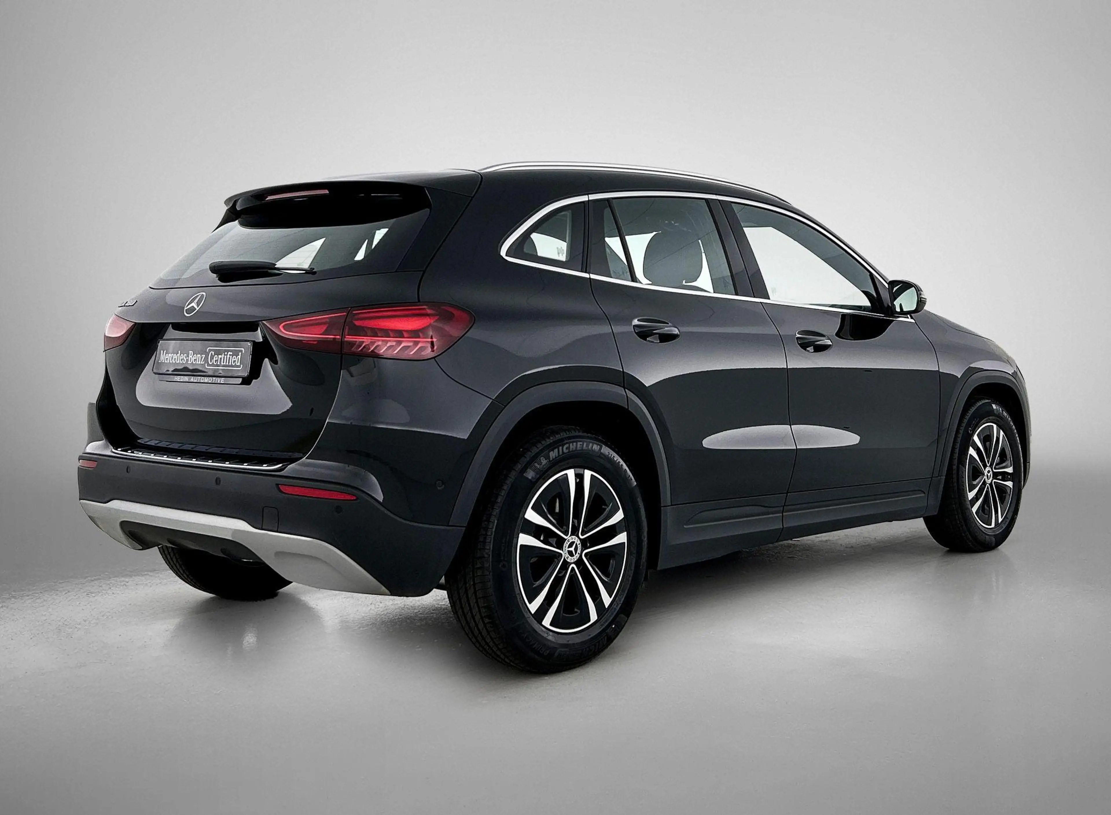 Mercedes-Benz GLA 180 GLA Essential Line — photo 2