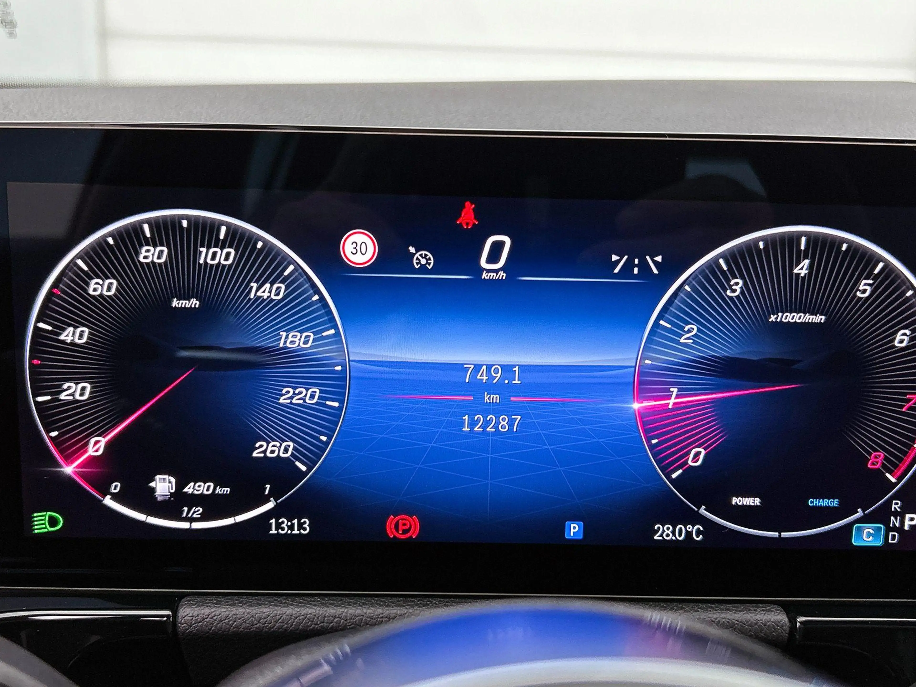 Mercedes-Benz GLA 180 GLA Essential Line — photo 11