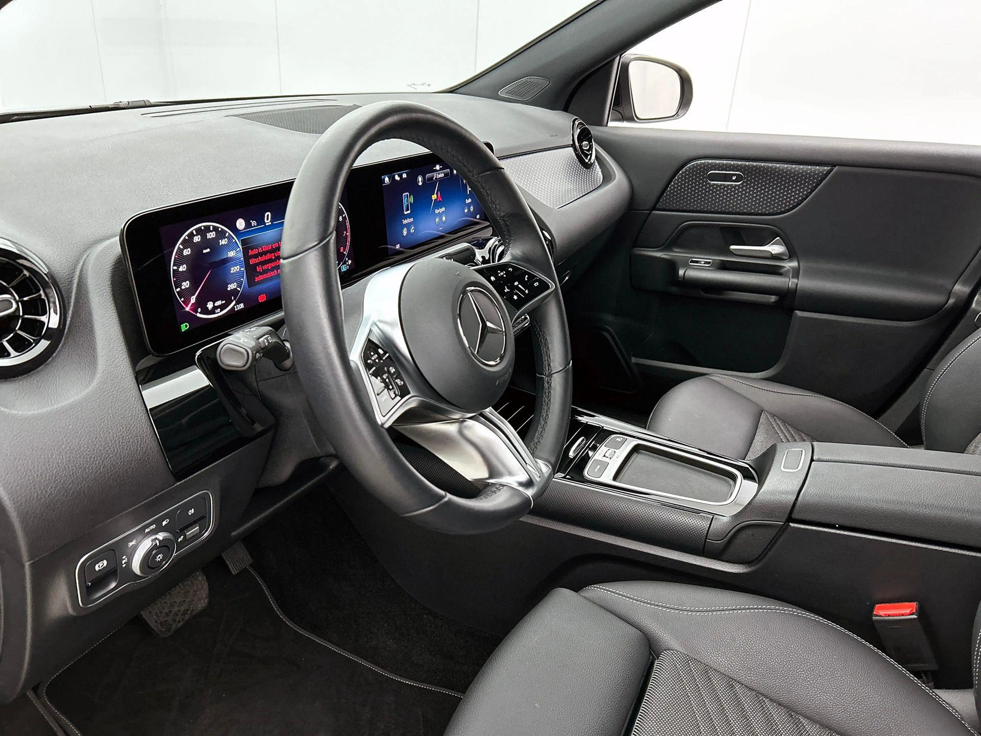 Mercedes-Benz GLA 180 GLA Essential Line — photo 8