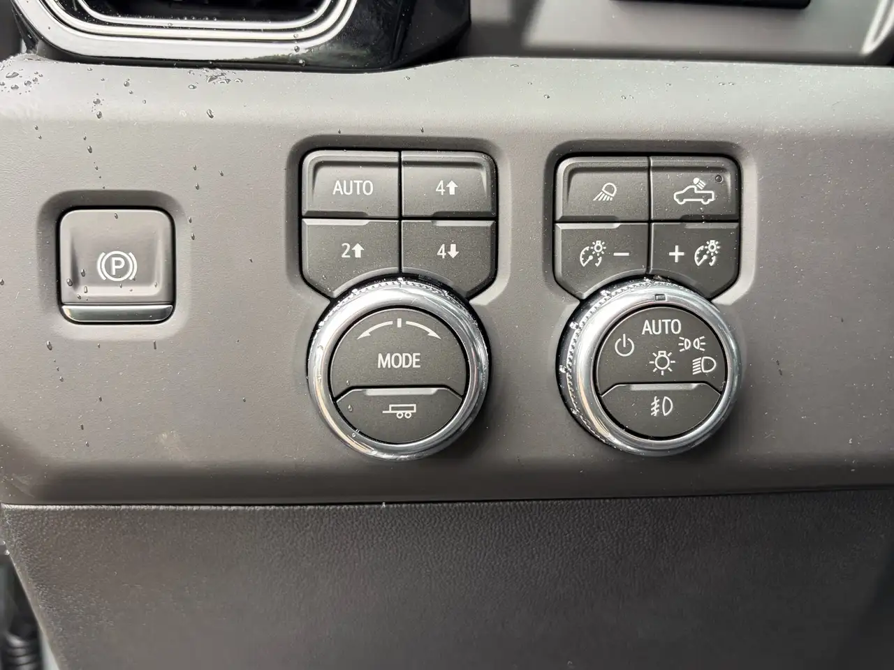 GMC Sierra 3500HD снимка GMC Sierra 3500HD