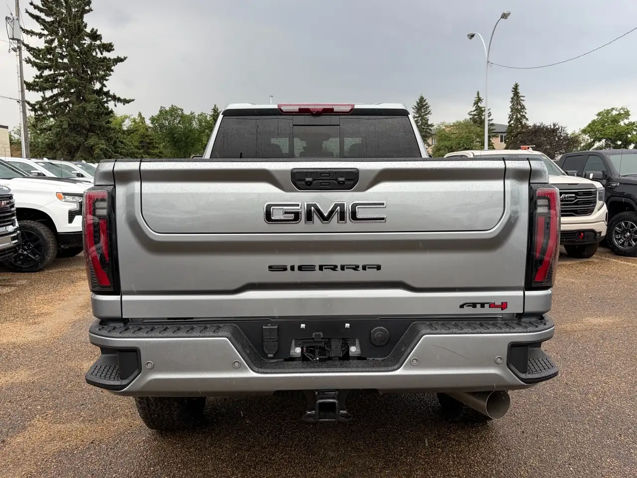 GMC Sierra 3500HD снимка GMC Sierra 3500HD