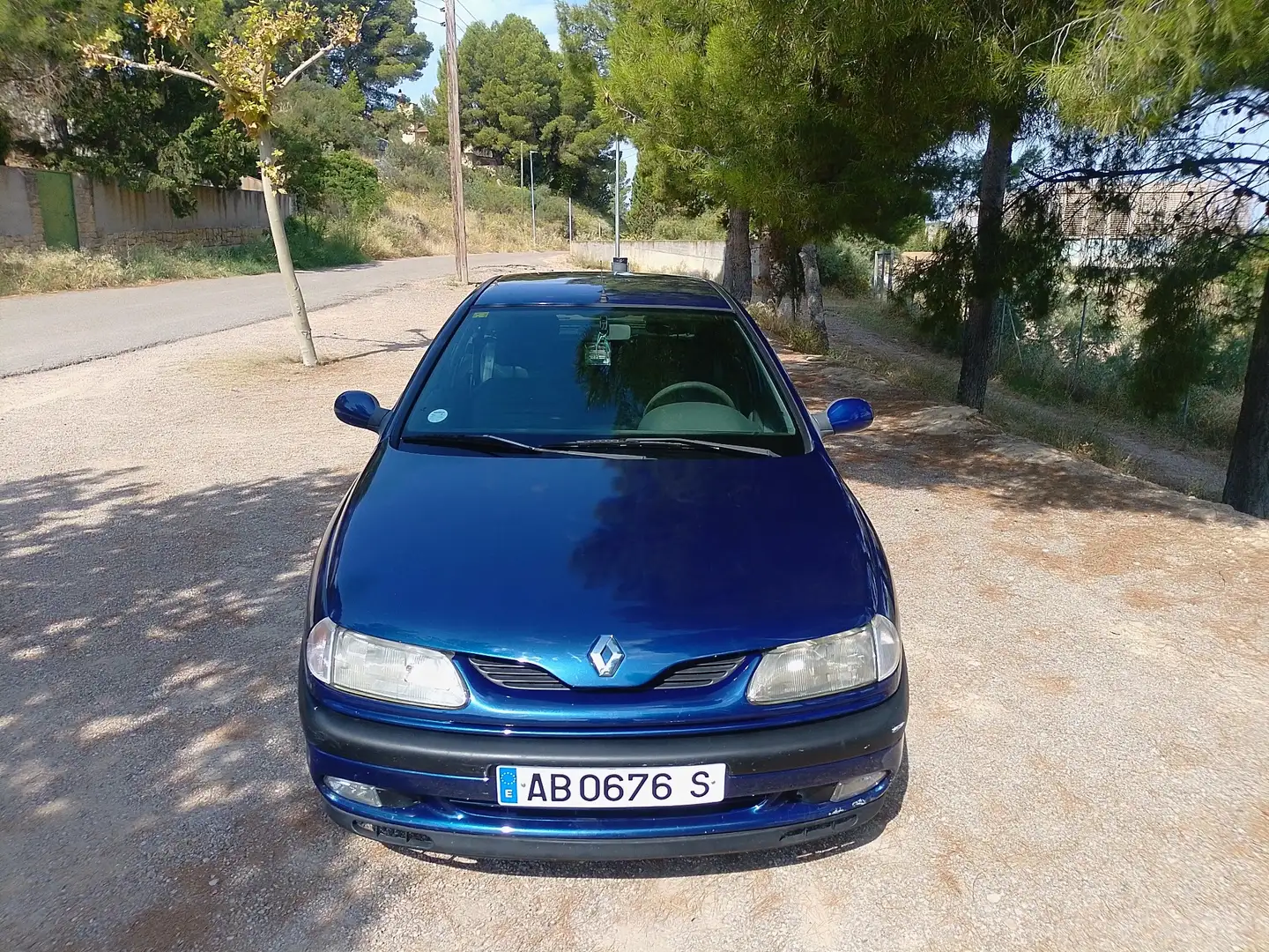 Renault Laguna 2.2 dT RT - 1