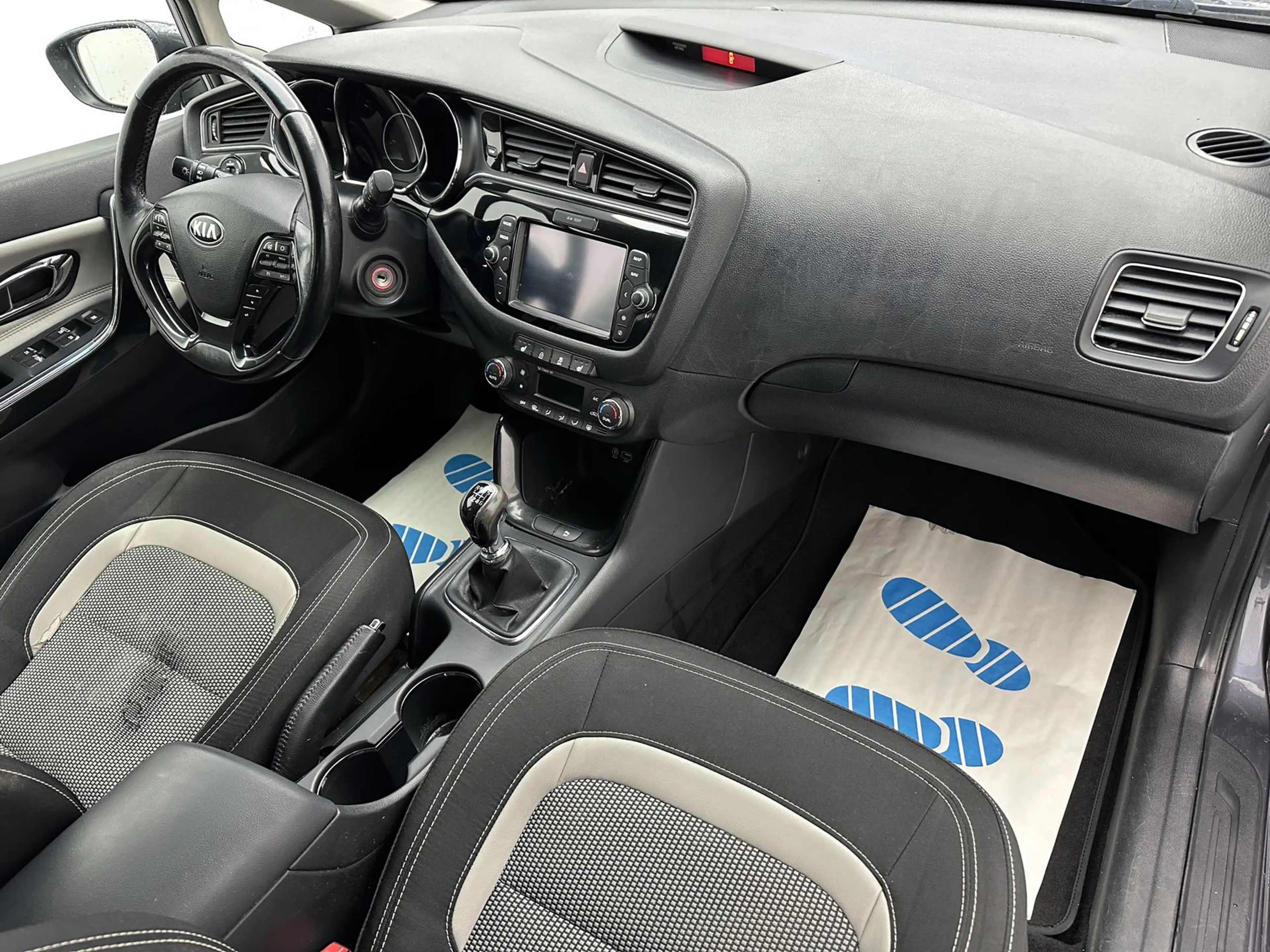 Kia Ceed / cee'd Dream Team " NAVI-SITZH-MULTI-PDC" — photo 11