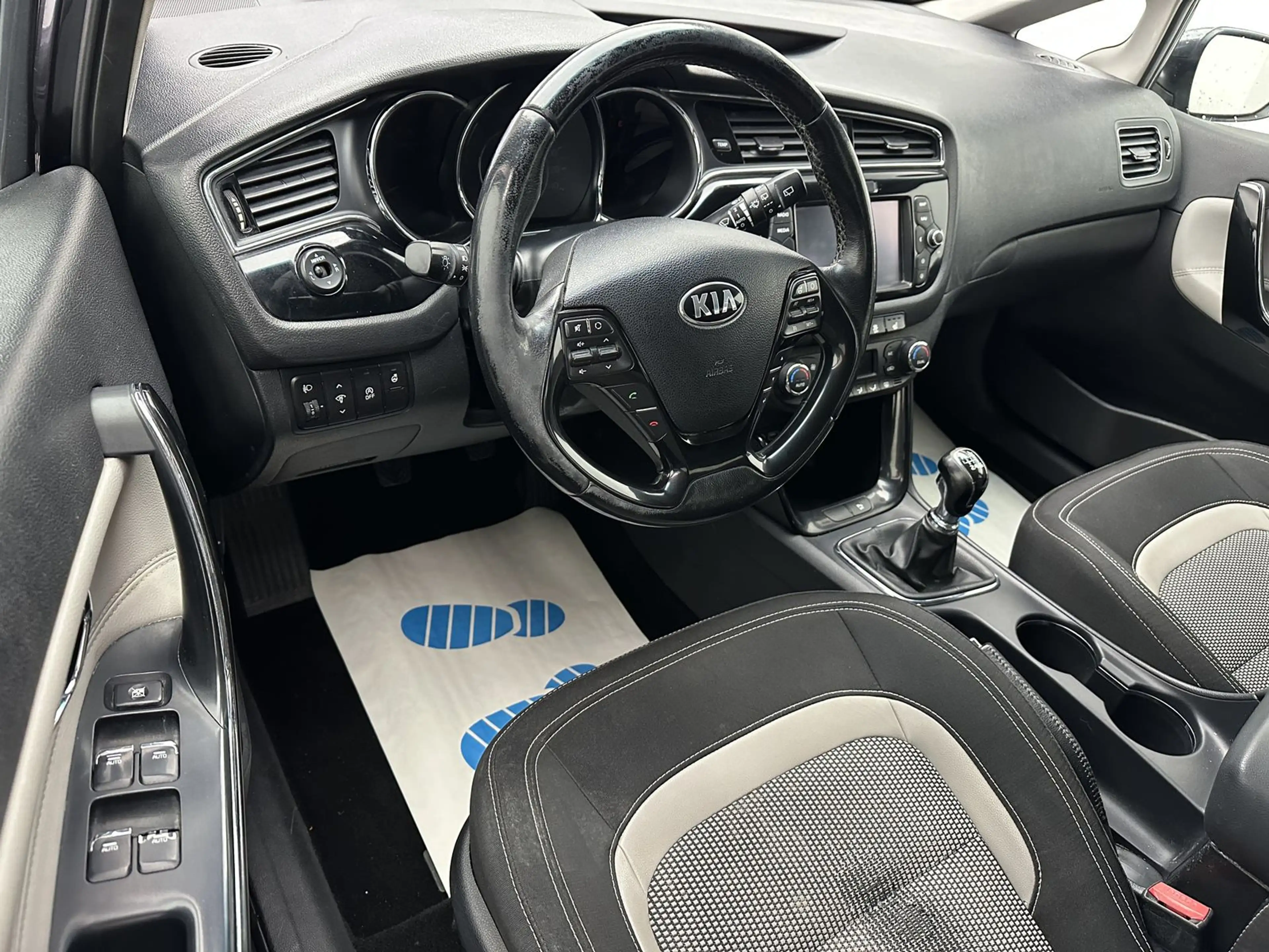 Kia Ceed / cee'd Dream Team " NAVI-SITZH-MULTI-PDC" — photo 13