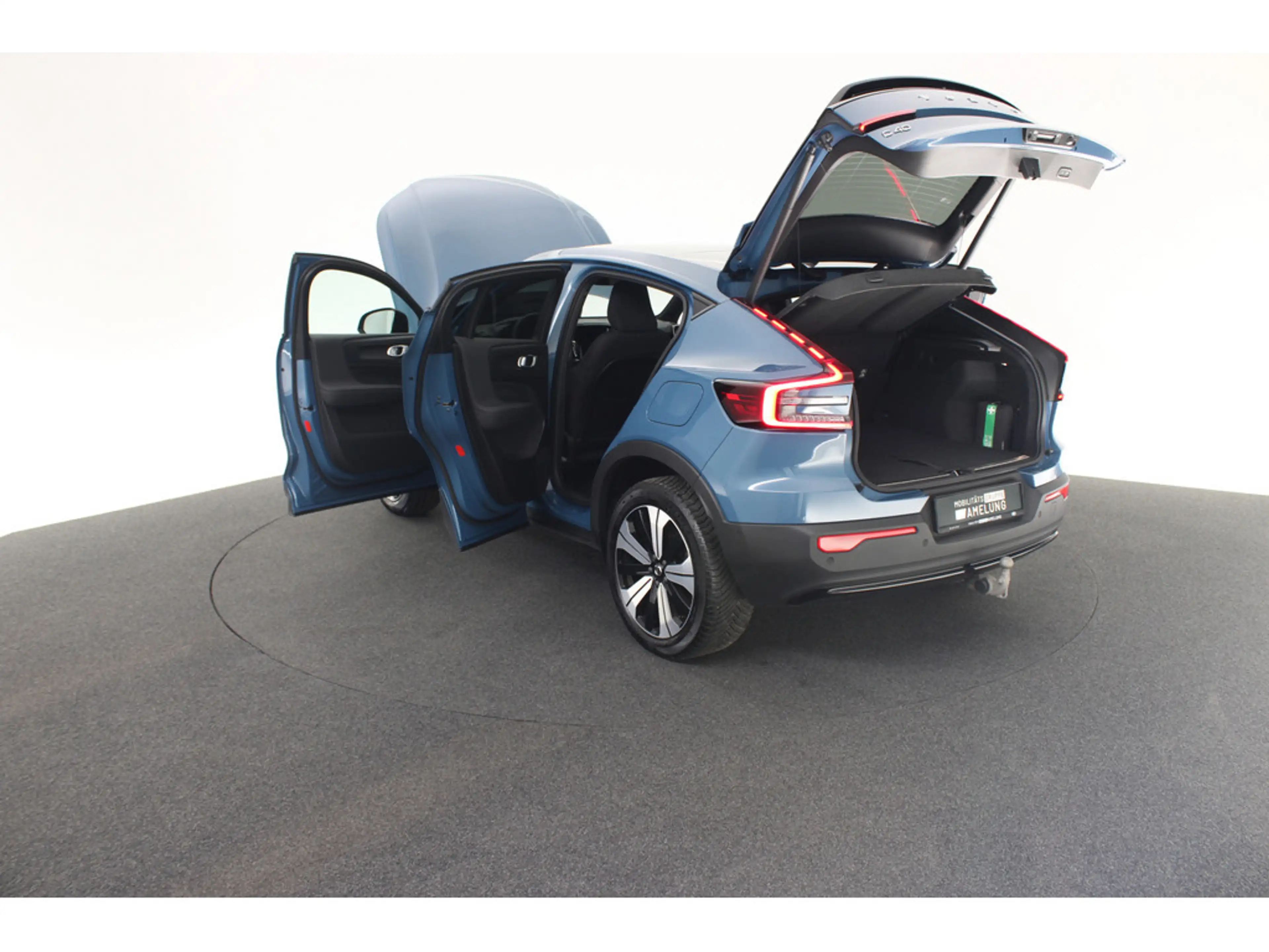 Volvo C40 Ultimate Recharge Pure Electric 2WD PANO — photo 24