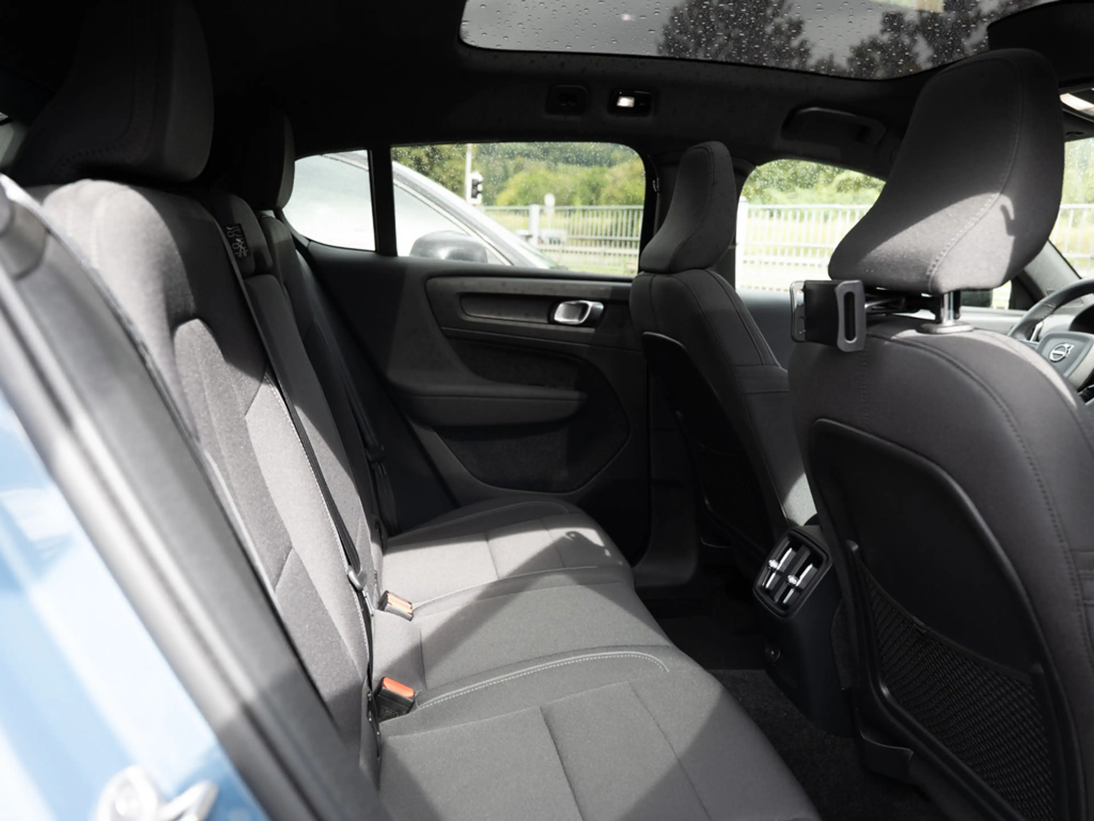 Volvo C40 Ultimate Recharge Pure Electric 2WD PANO — photo 30