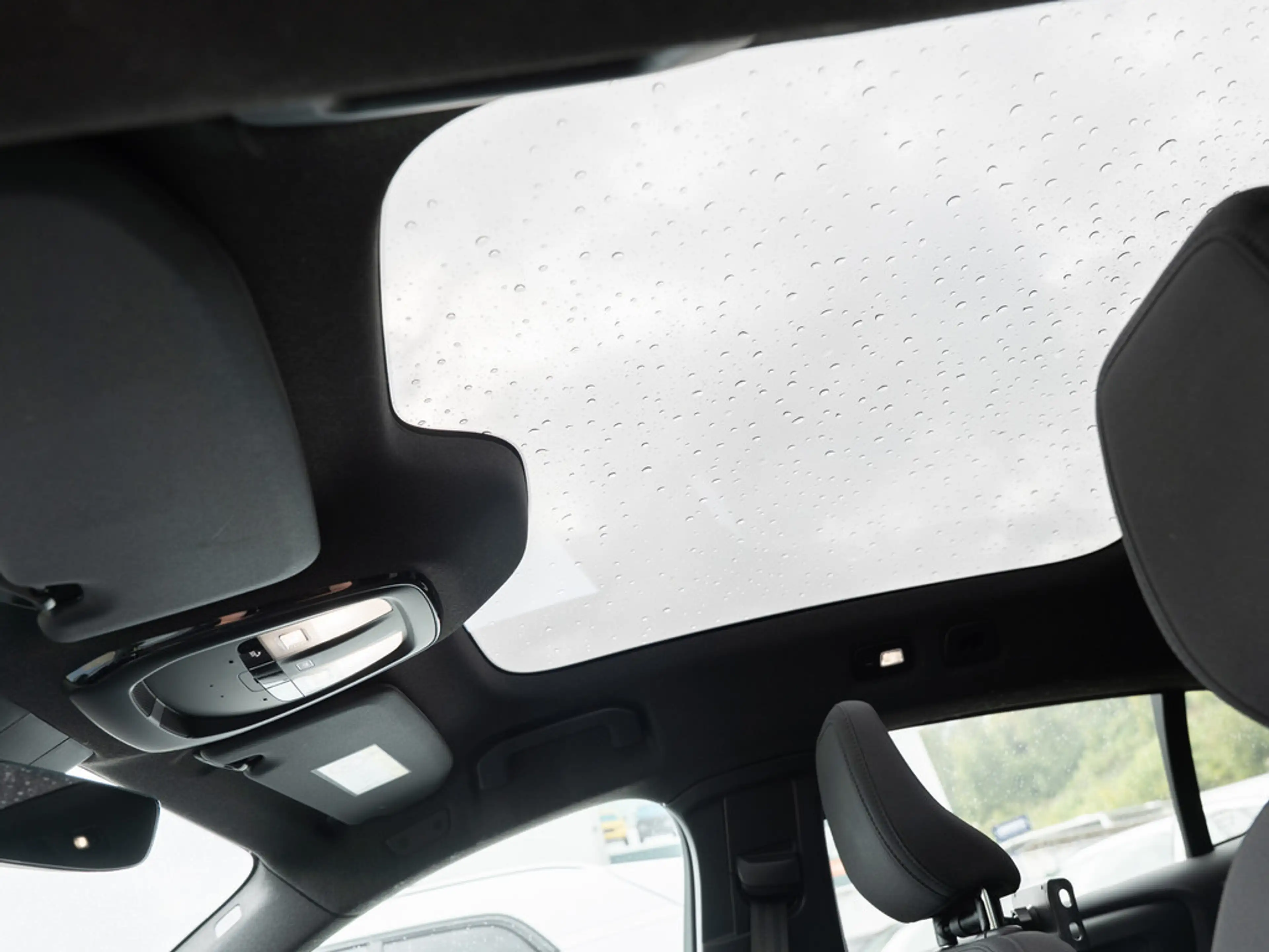 Volvo C40 Ultimate Recharge Pure Electric 2WD PANO — photo 46