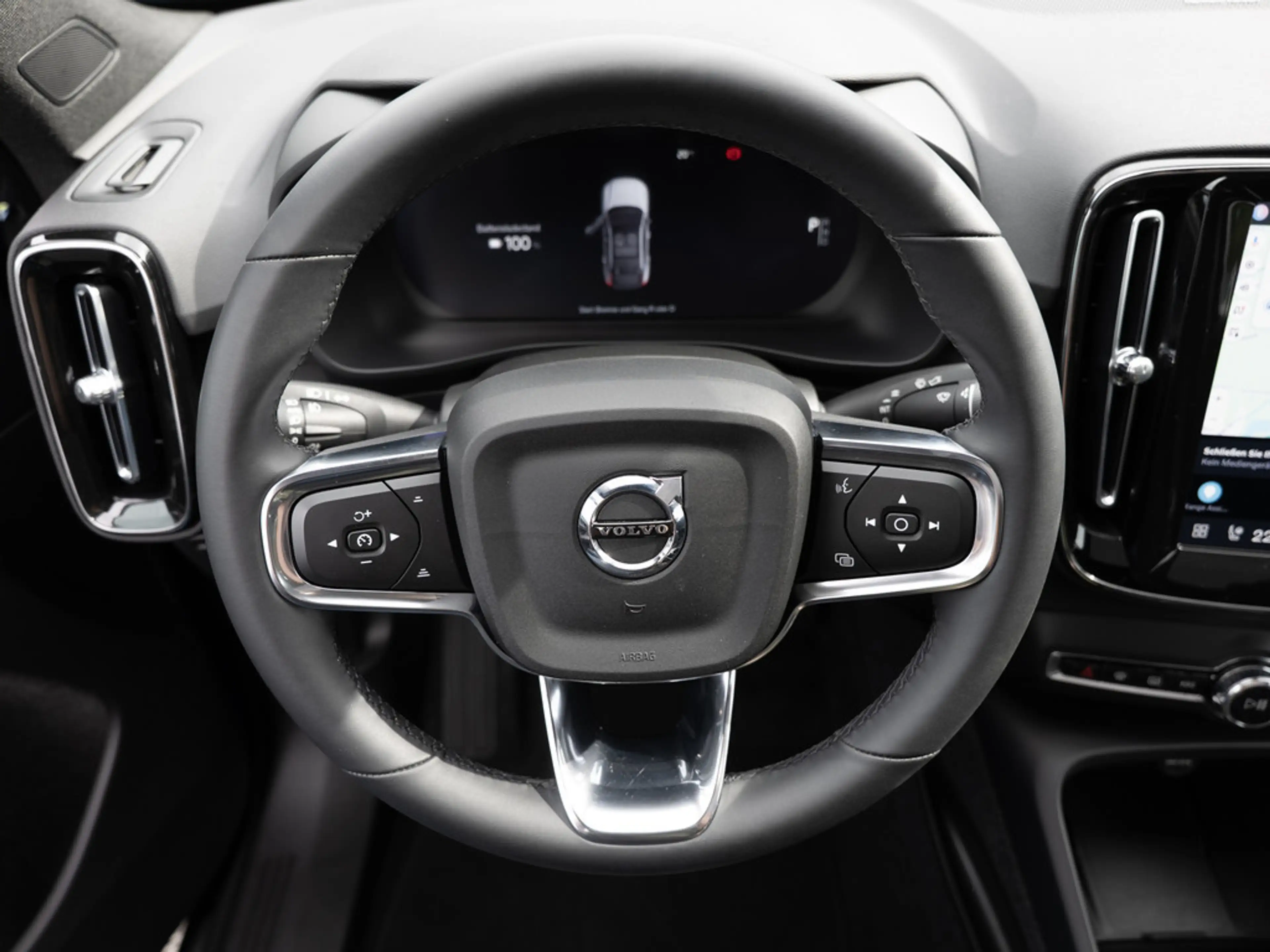 Volvo C40 Ultimate Recharge Pure Electric 2WD PANO — photo 33