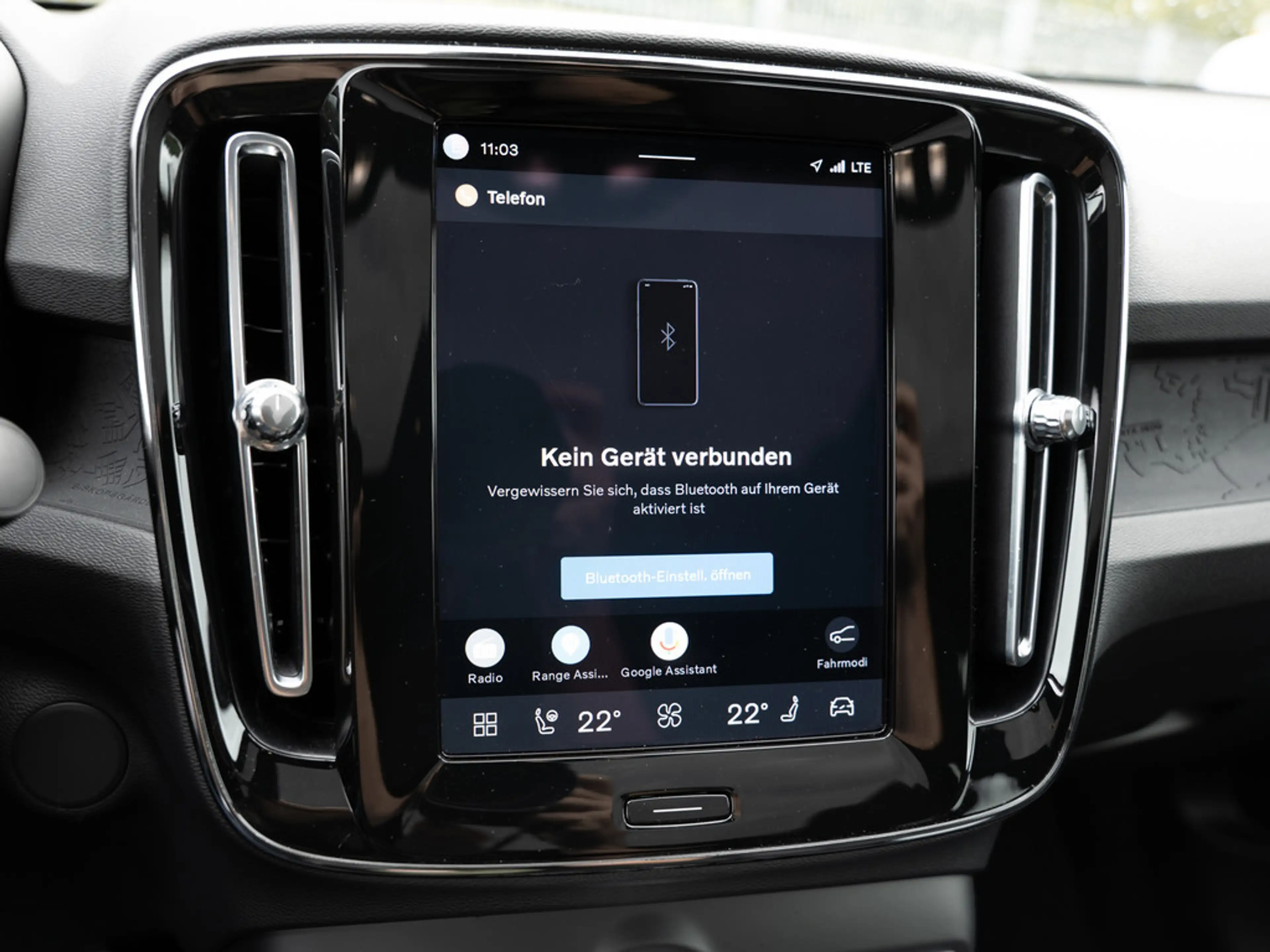 Volvo C40 Ultimate Recharge Pure Electric 2WD PANO — photo 37