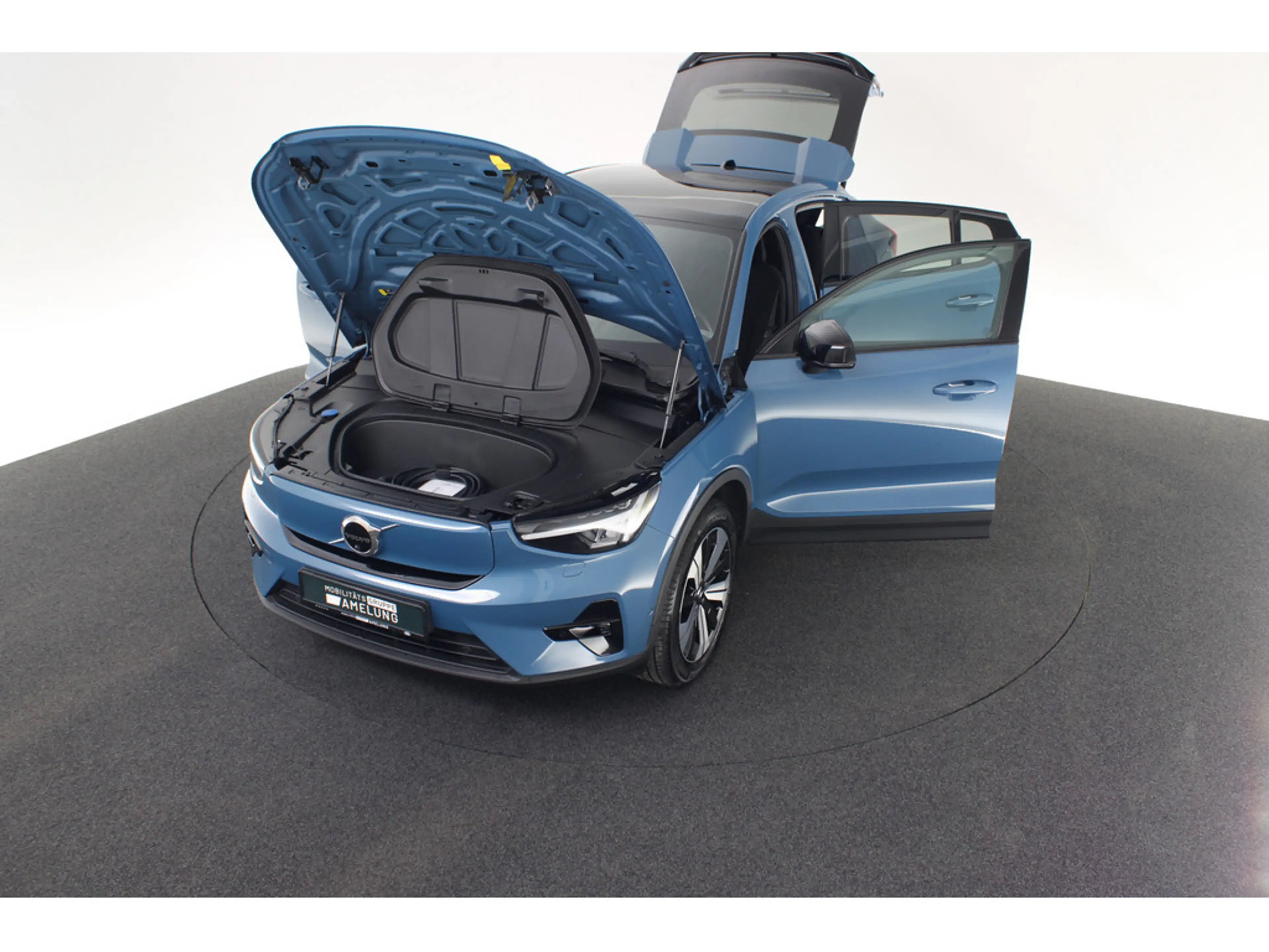 Volvo C40 Ultimate Recharge Pure Electric 2WD PANO — photo 26