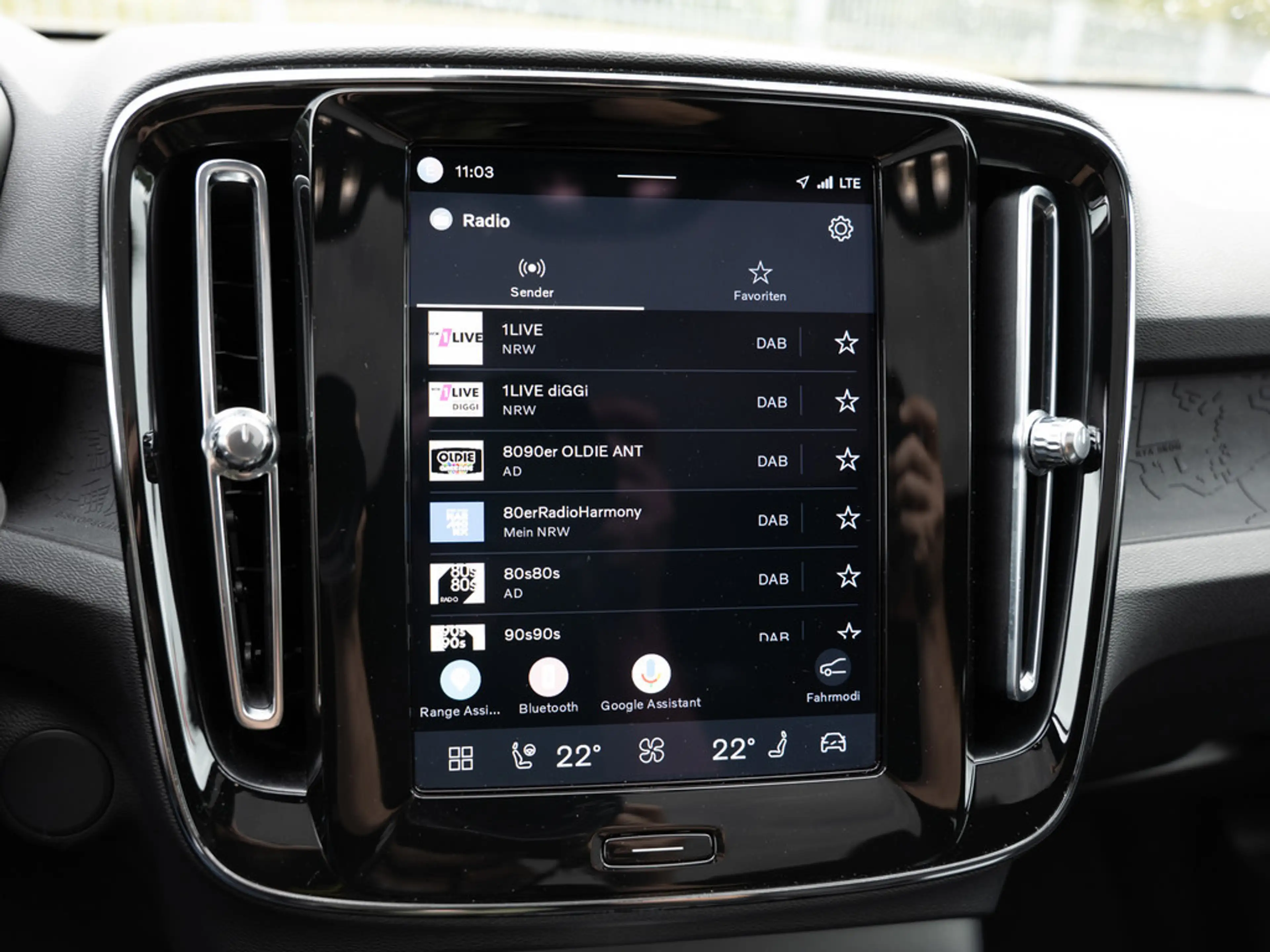 Volvo C40 Ultimate Recharge Pure Electric 2WD PANO — photo 36