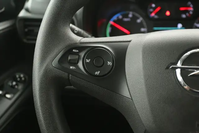 Opel Combo-E view 17