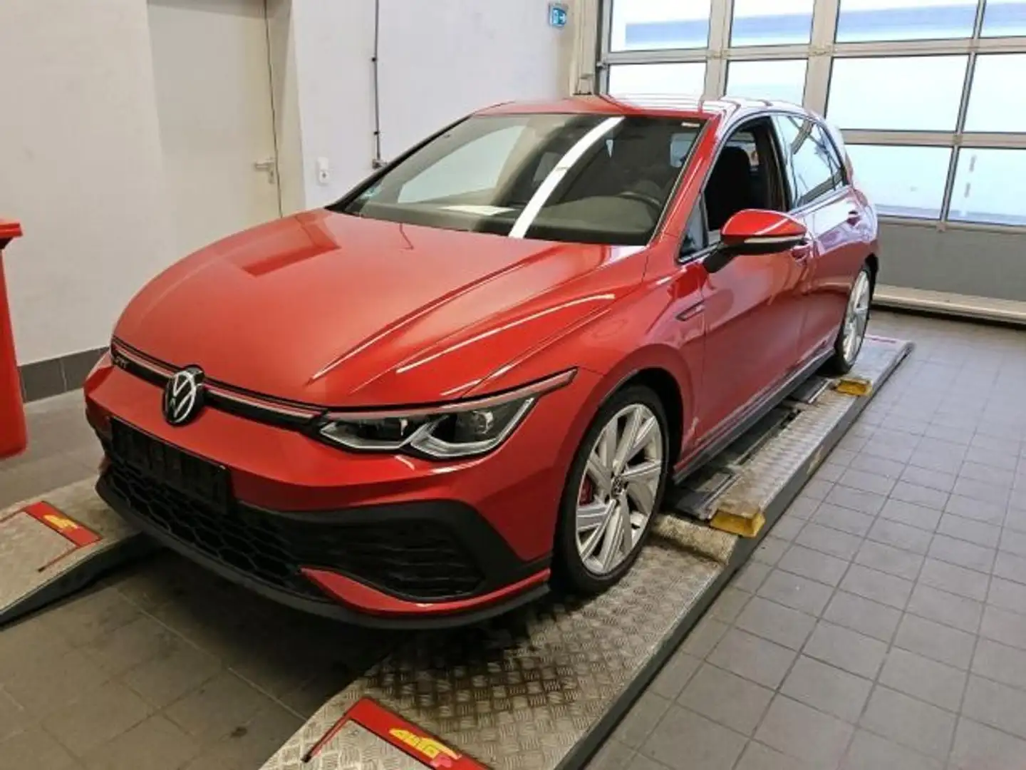 Volkswagen Golf GTI CLUBSPORT LM19 AKRAPOVIC MATRIX V-MAX Rot - 2