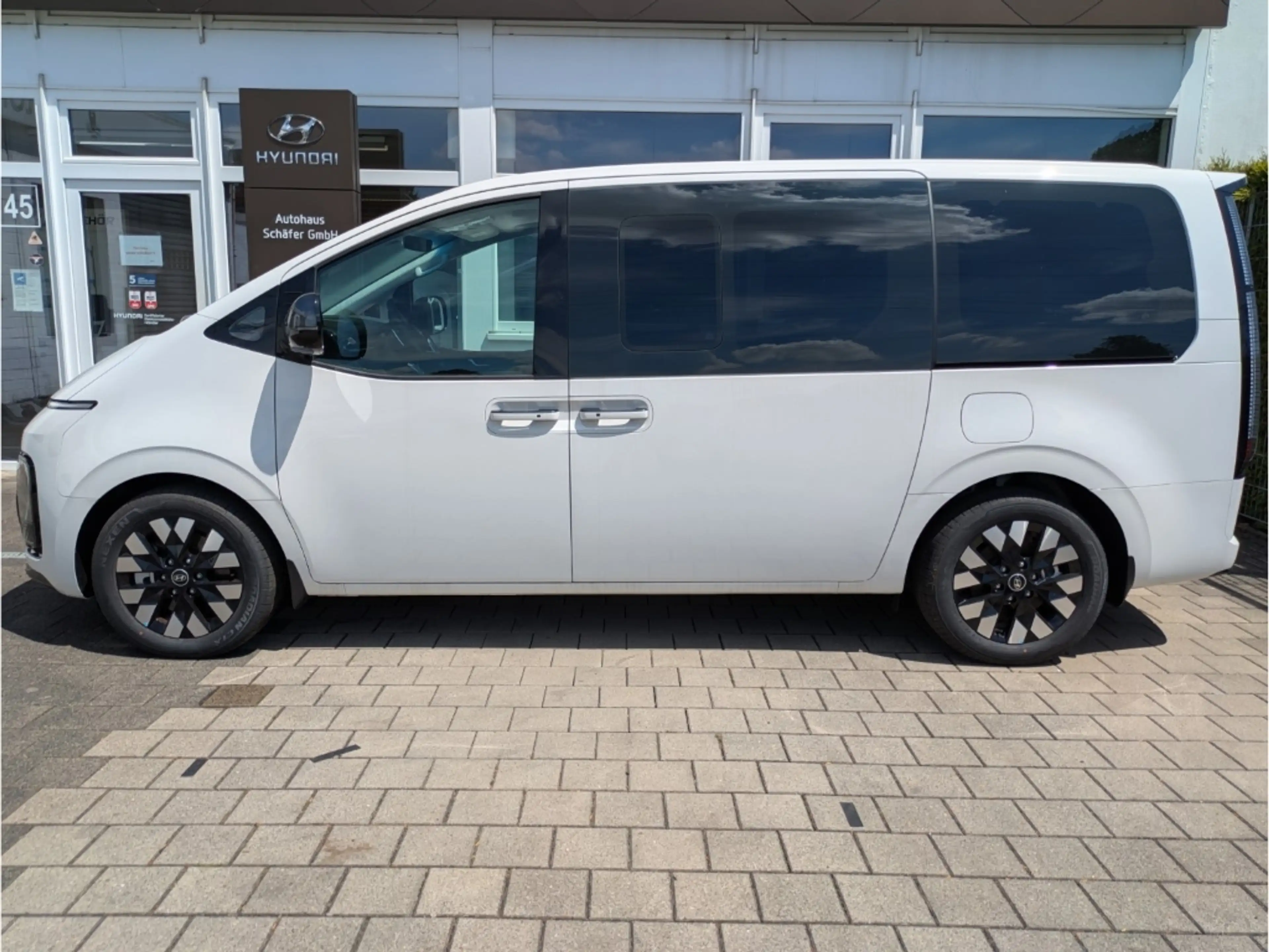 Hyundai STARIA HEV SIGNATURE 1.6 T-GDI 6-AT 7-Sitzer Pano Navi Le — photo 3