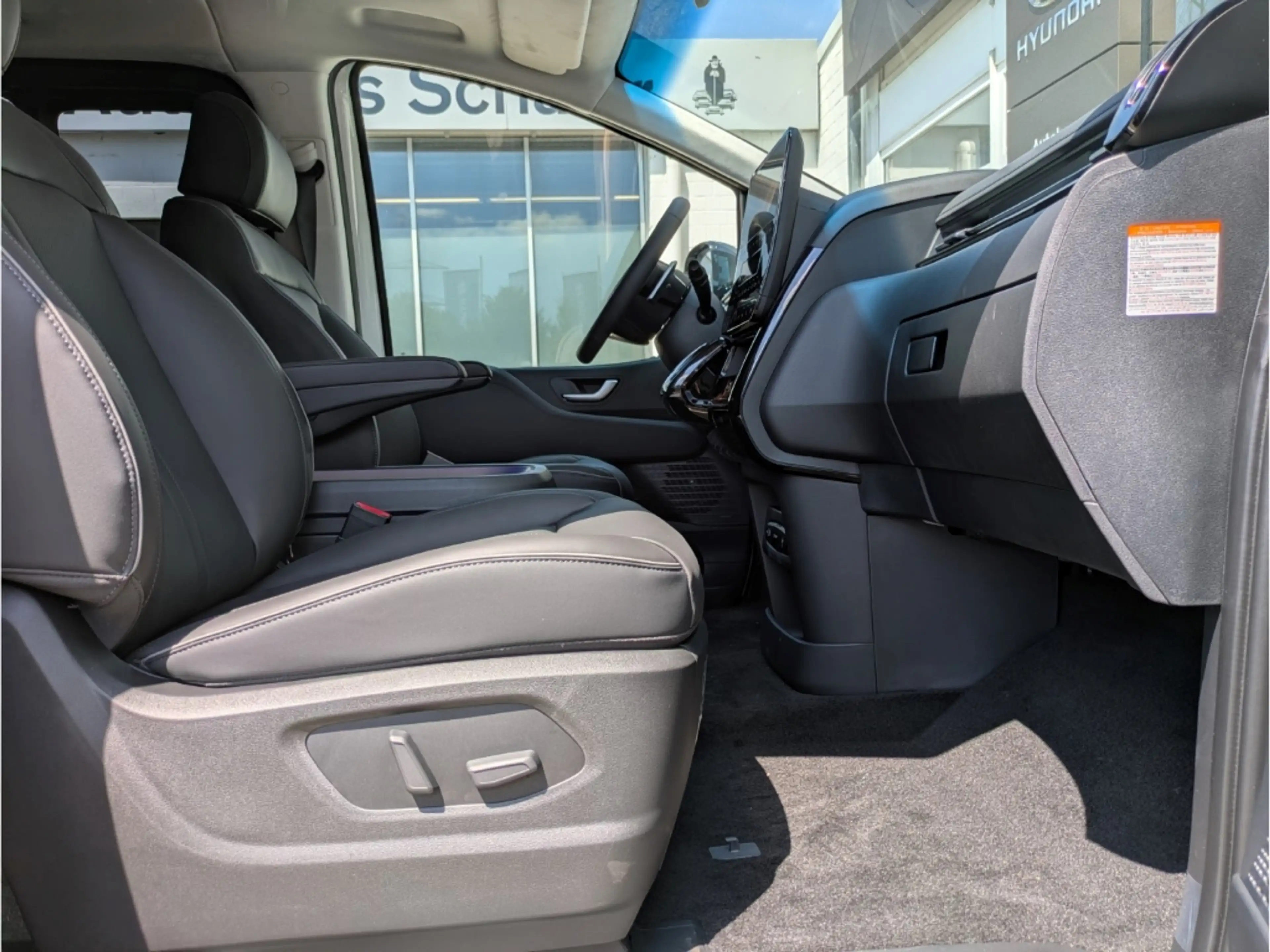 Hyundai STARIA HEV SIGNATURE 1.6 T-GDI 6-AT 7-Sitzer Pano Navi Le — photo 5