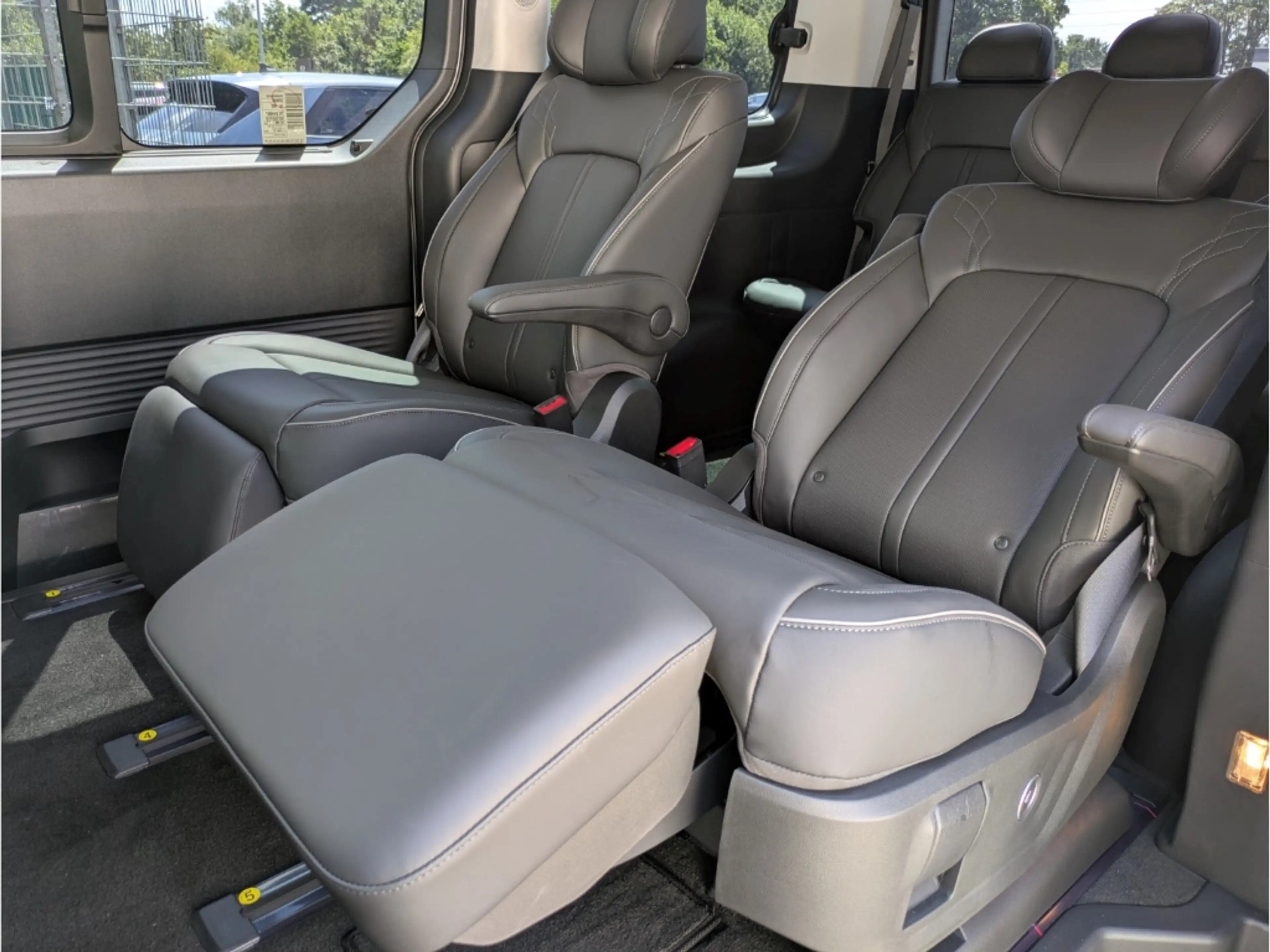 Hyundai STARIA HEV SIGNATURE 1.6 T-GDI 6-AT 7-Sitzer Pano Navi Le — photo 7
