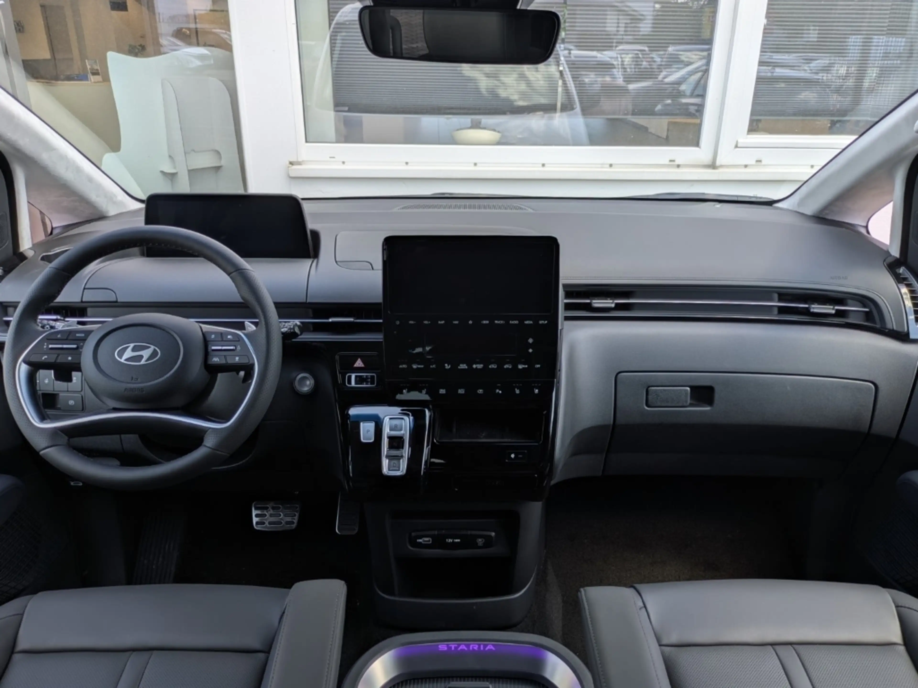 Hyundai STARIA HEV SIGNATURE 1.6 T-GDI 6-AT 7-Sitzer Pano Navi Le — photo 9