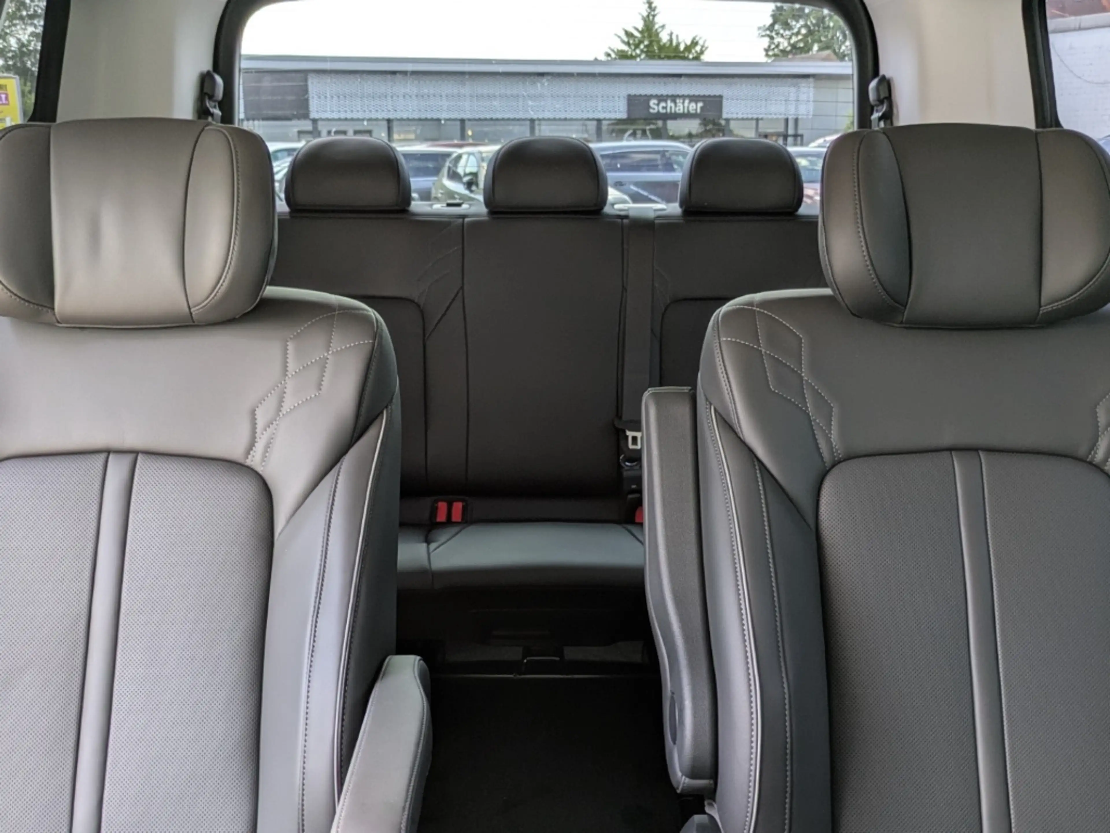 Hyundai STARIA HEV SIGNATURE 1.6 T-GDI 6-AT 7-Sitzer Pano Navi Le — photo 8