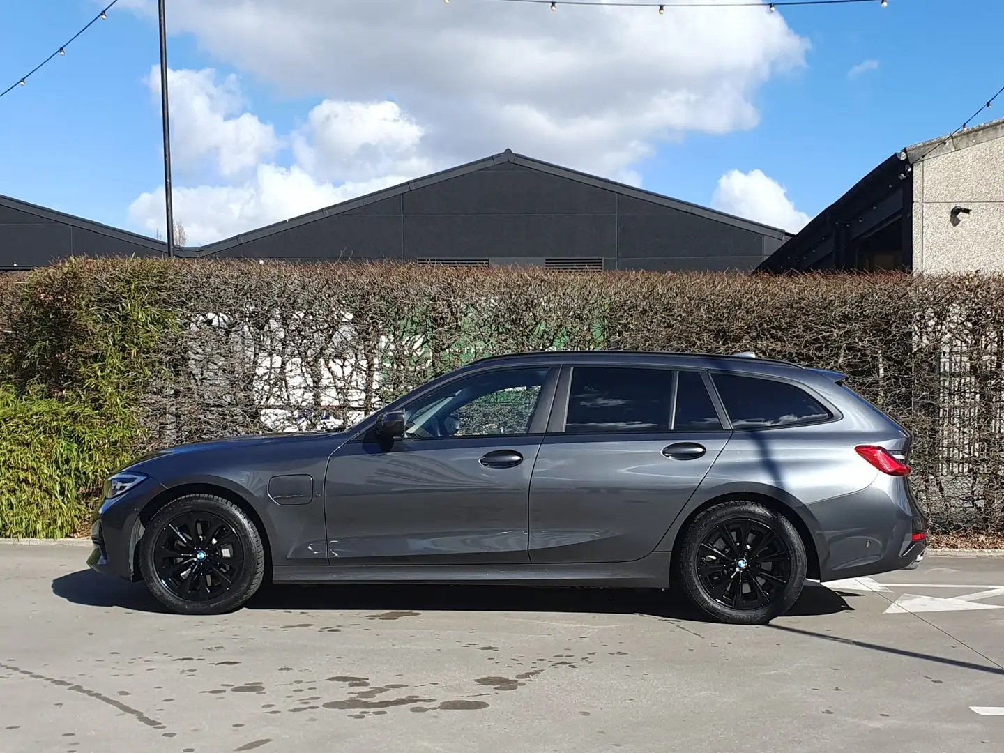 BMW 330 e xDrive ++VERKOCHT++ - Trekhaak Grijs - 2