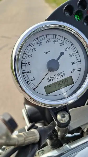 Ducati 1000 GT - foto 5