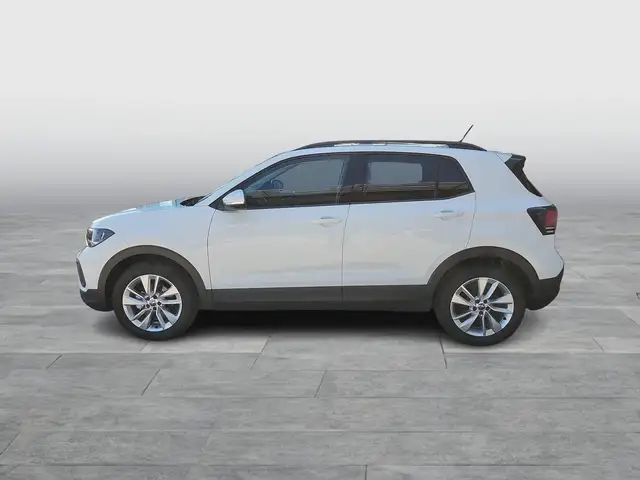Volkswagen T-Cross view 3